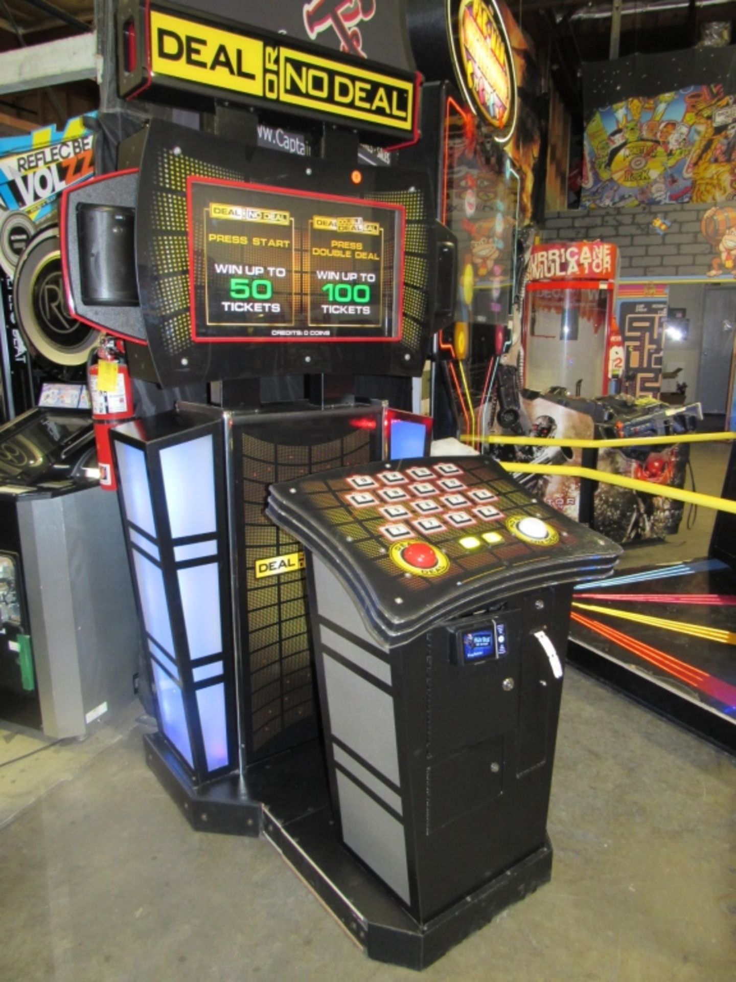 DEAL OR NO DEAL UPRIGHT ARCADE GAME ICE