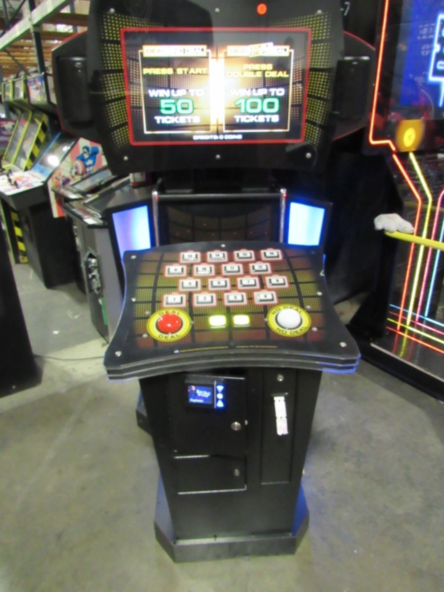 DEAL OR NO DEAL UPRIGHT ARCADE GAME ICE - Image 2 of 5