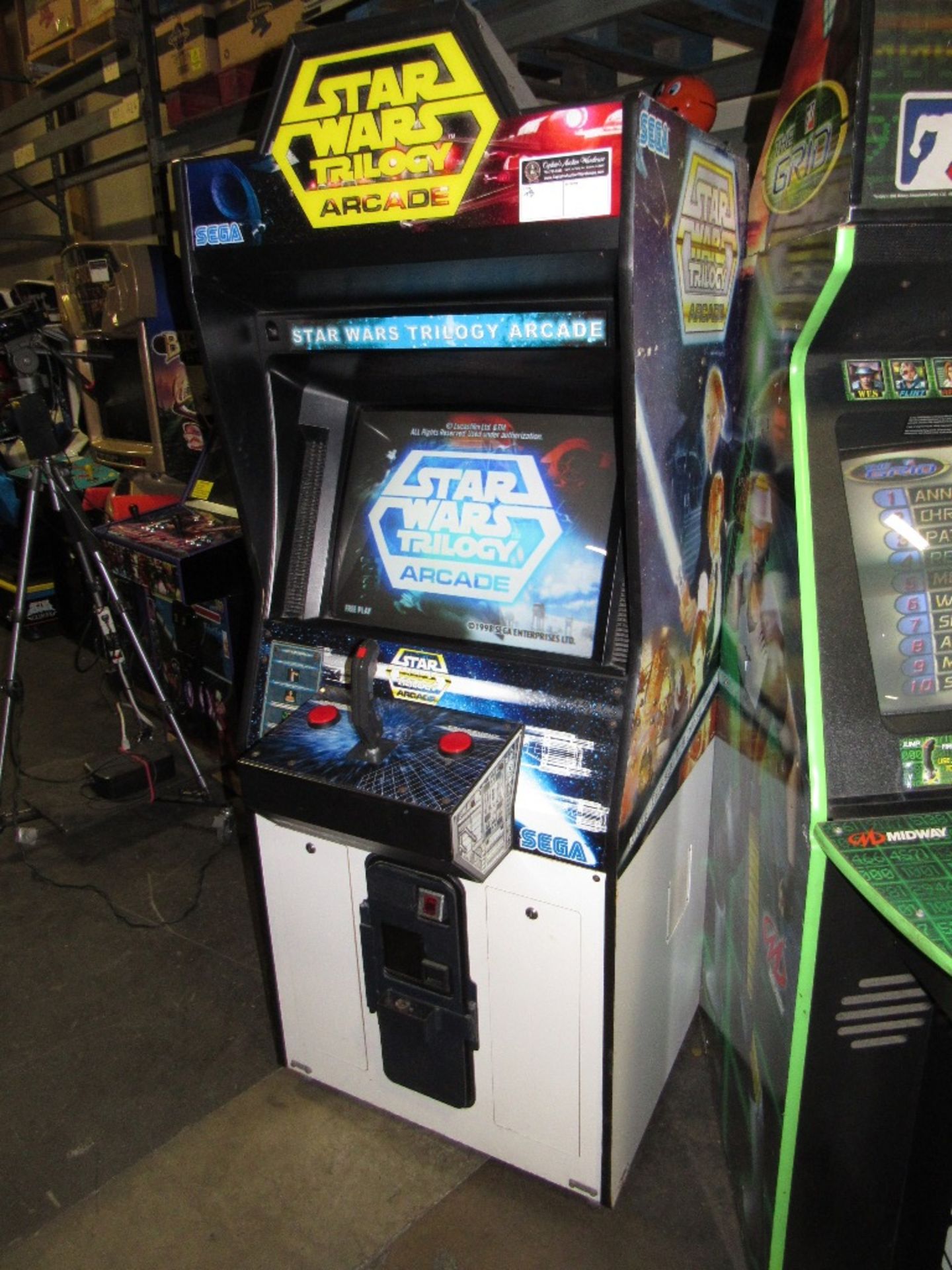 STAR WARS TRILOGY UPRIGHT ARCADE GAME SEGA - Image 2 of 4