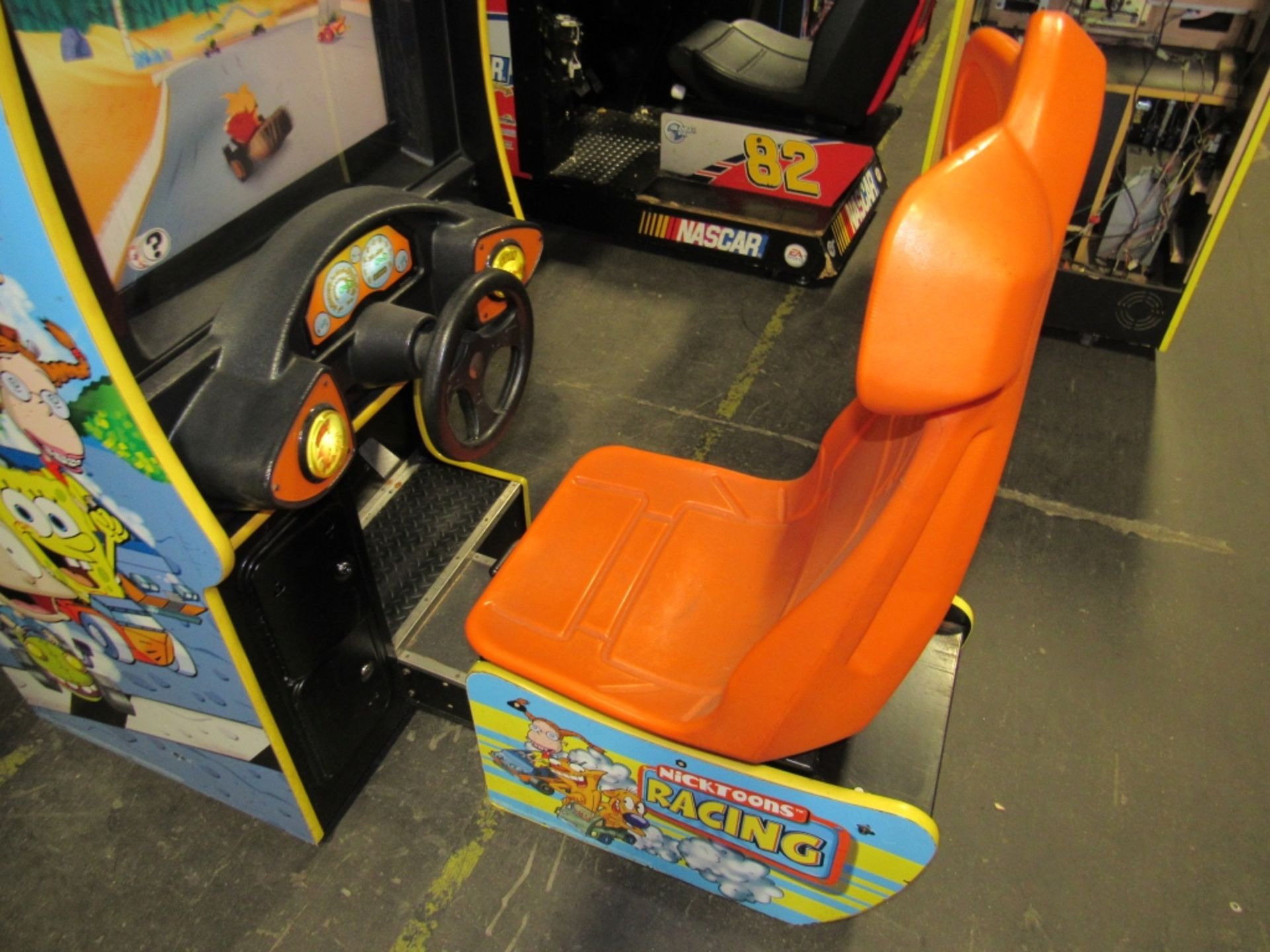 NICKTOONS RACING KIDS SITDOWN ARCADE GAME - Image 5 of 6