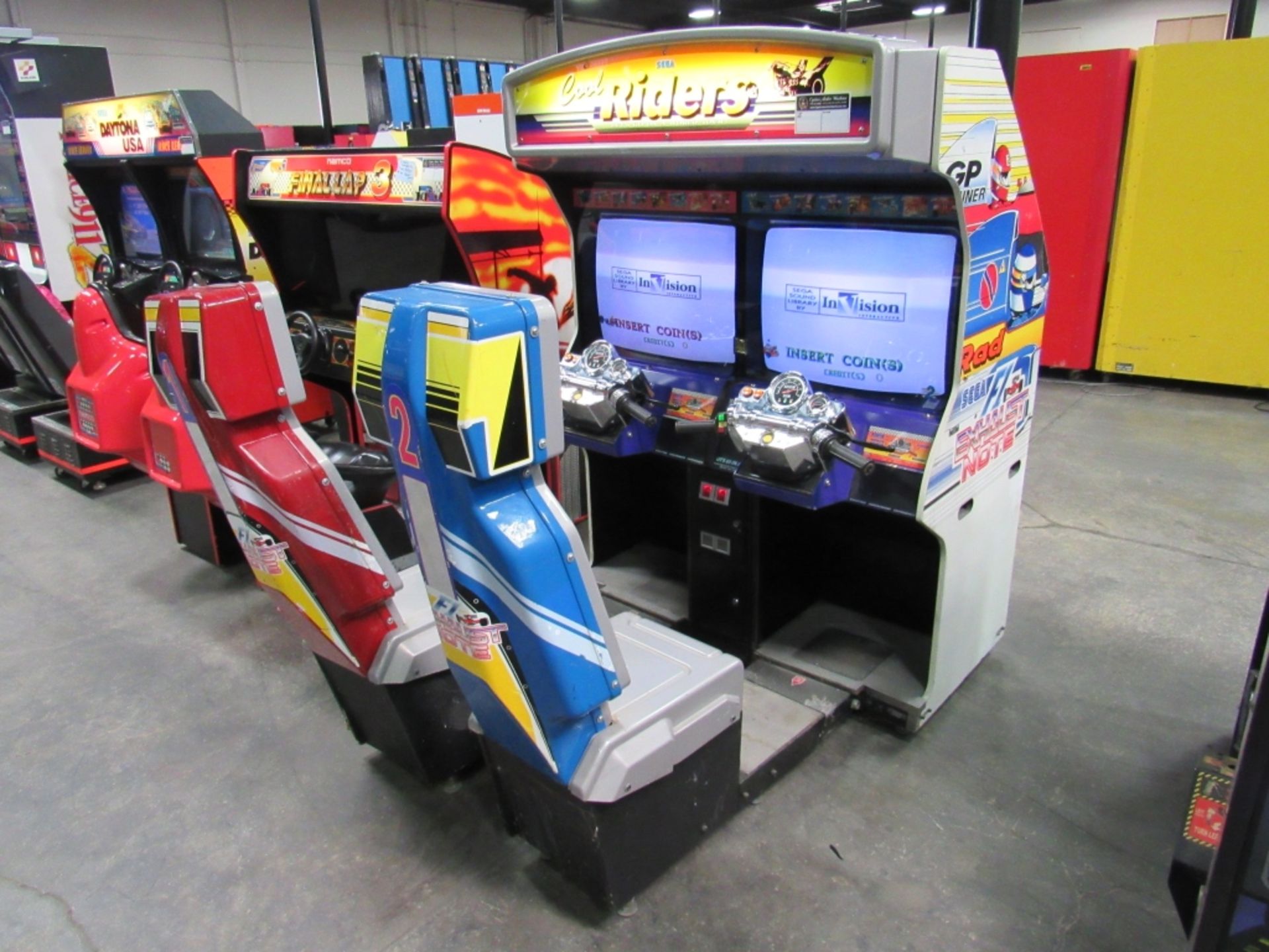 COOL RIDERS TWIN SITDOWN ARCADE GAME SEGA - Image 3 of 5