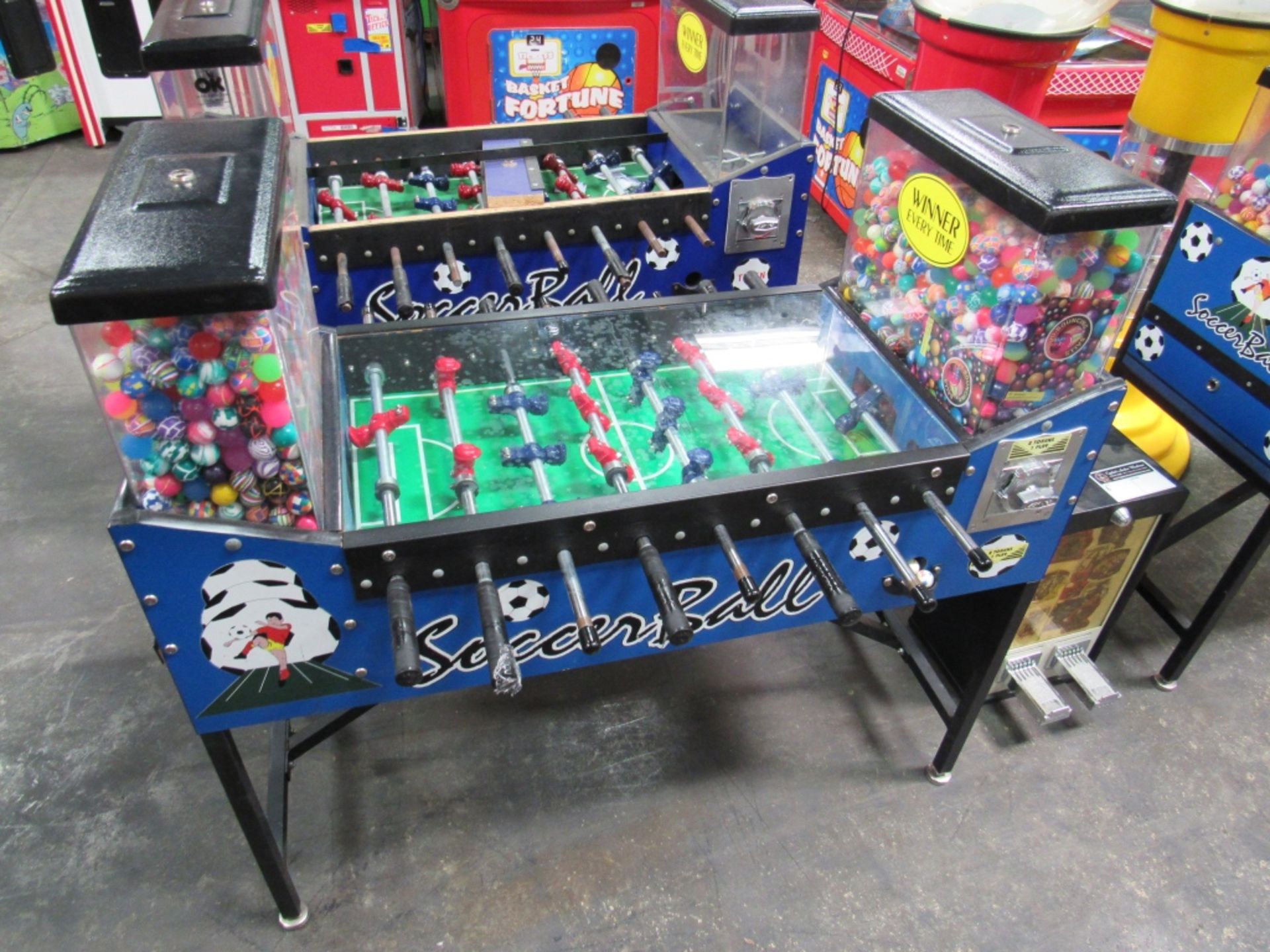 SOCCERBALL FOOSBALL PRIZE VENDING GAME OK MFG