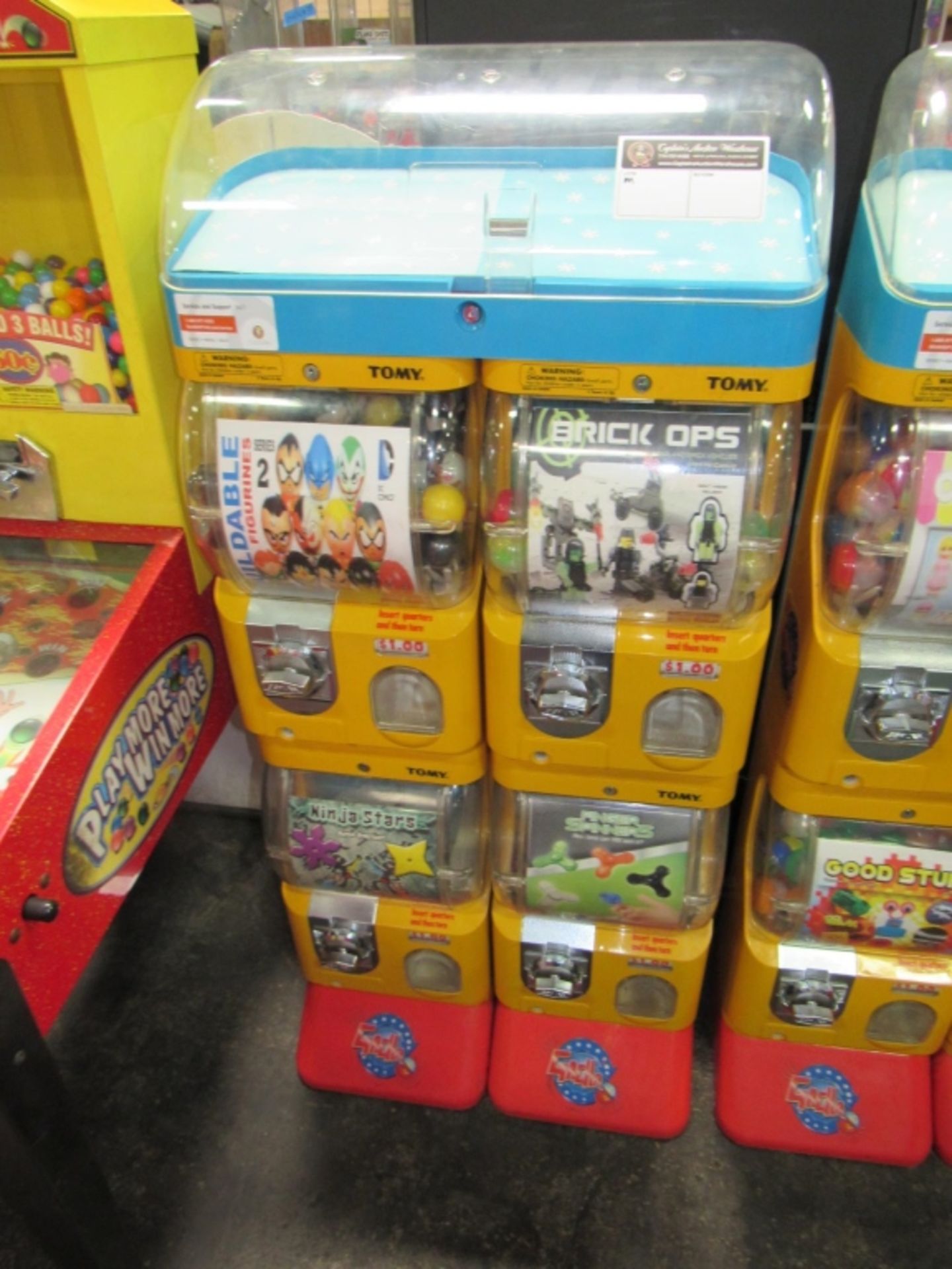 TOMY GACHA DUAL COLUMN CAPSULE VENDING MACHINE