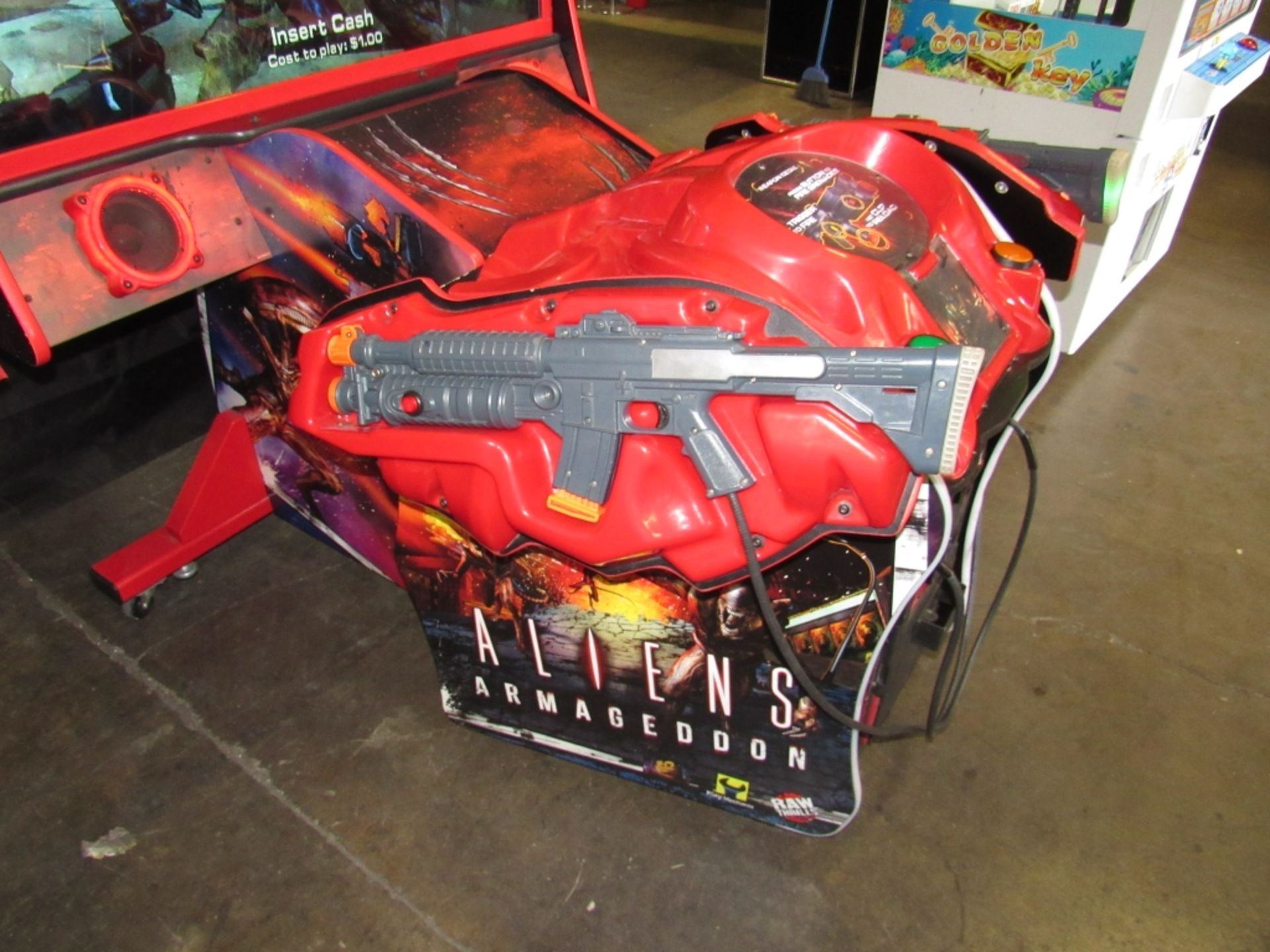 ALIENS ARMAGEDDON 55" LCD DELUXE ARCADE GAME - Image 5 of 9