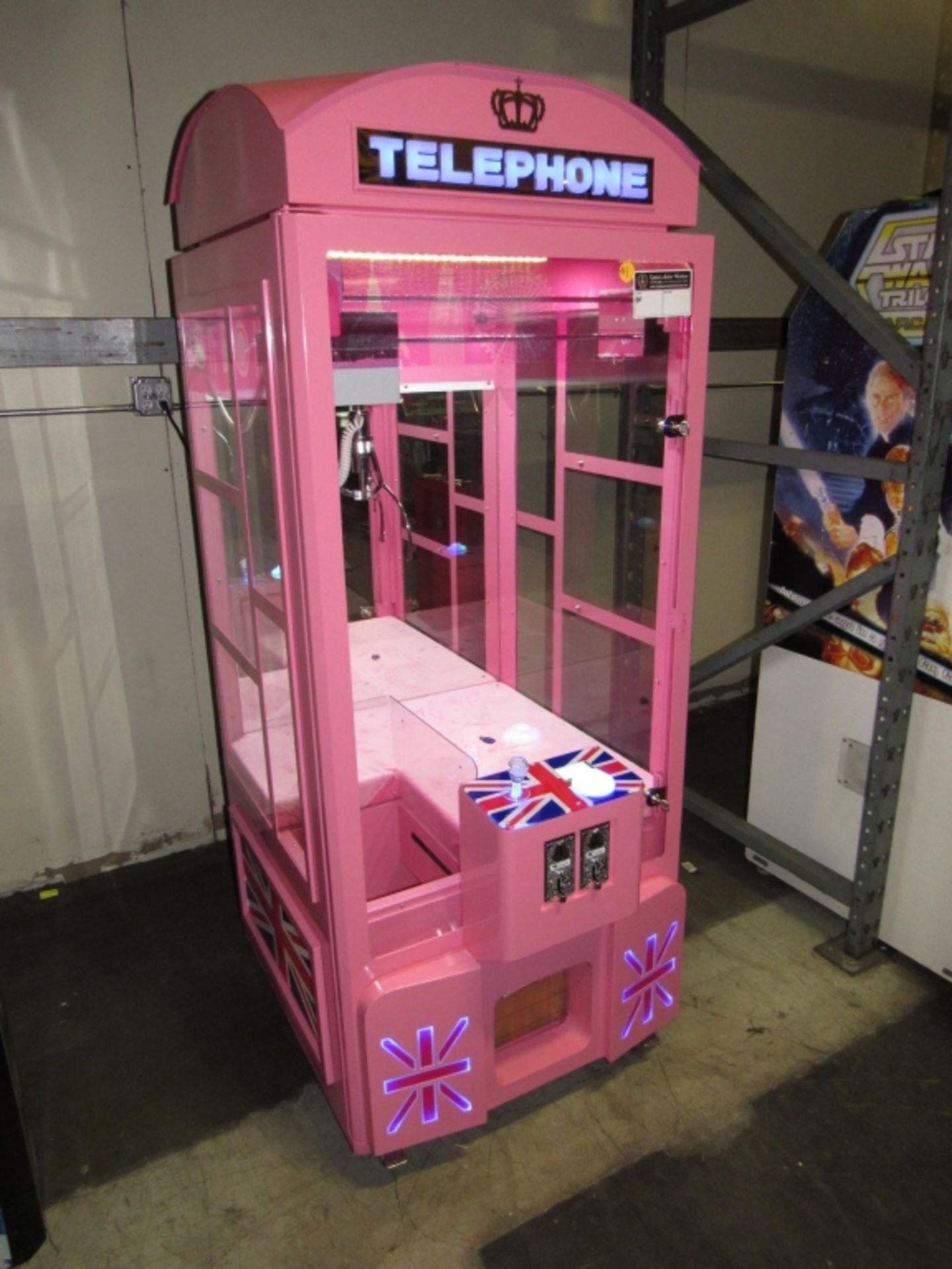 32" LONDON PHONE BOOTH PLUSH CRANE MACHINE