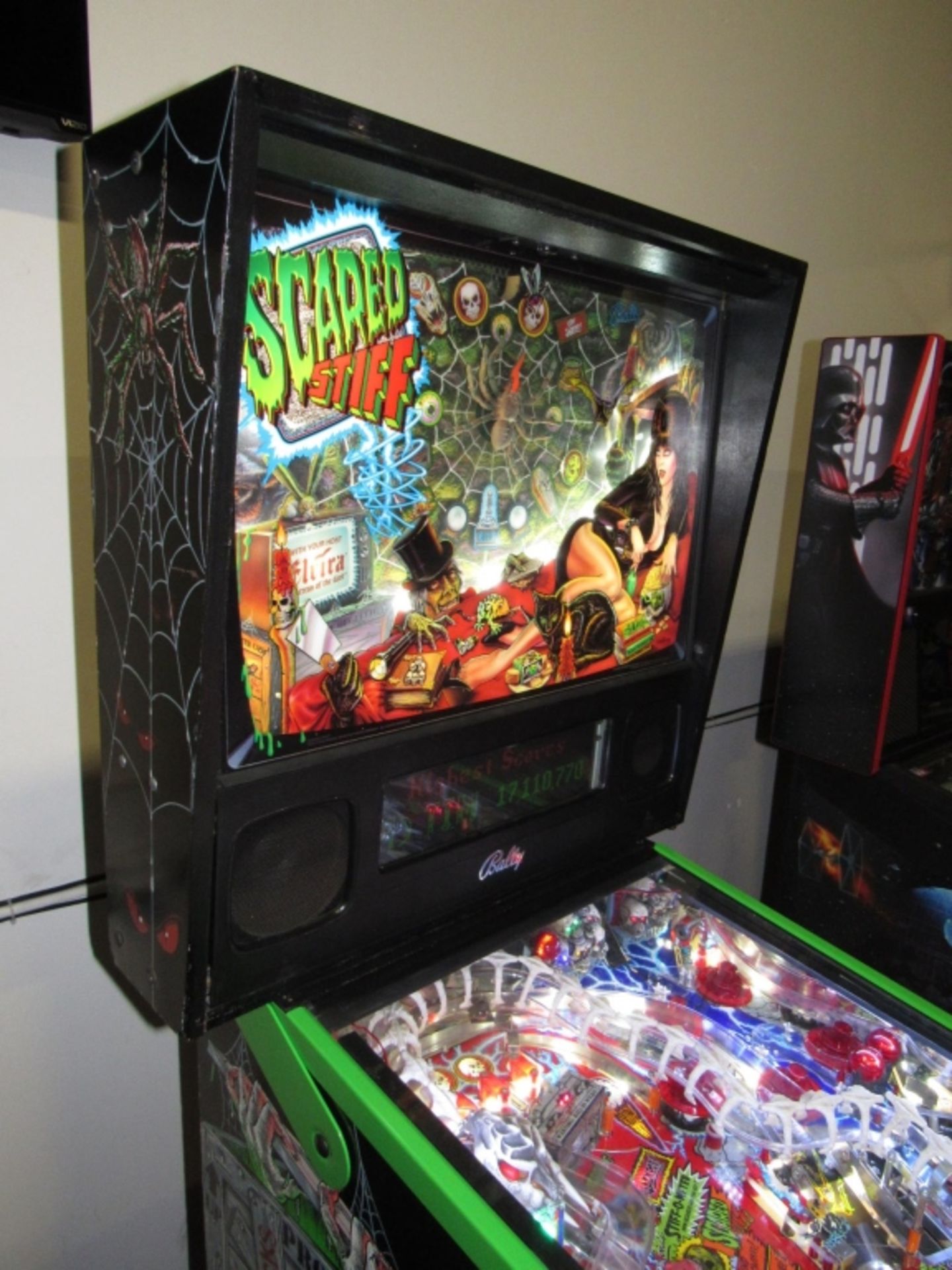 SCARED STIFF ELVIRA PINBALL MACHINE BALLY 1996 - Image 4 of 20