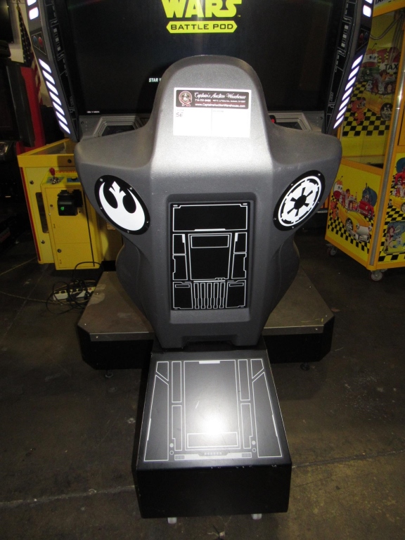 STAR WARS BATTLE POD 42" LCD ARCADE GAME NAMCO Item is in used ...