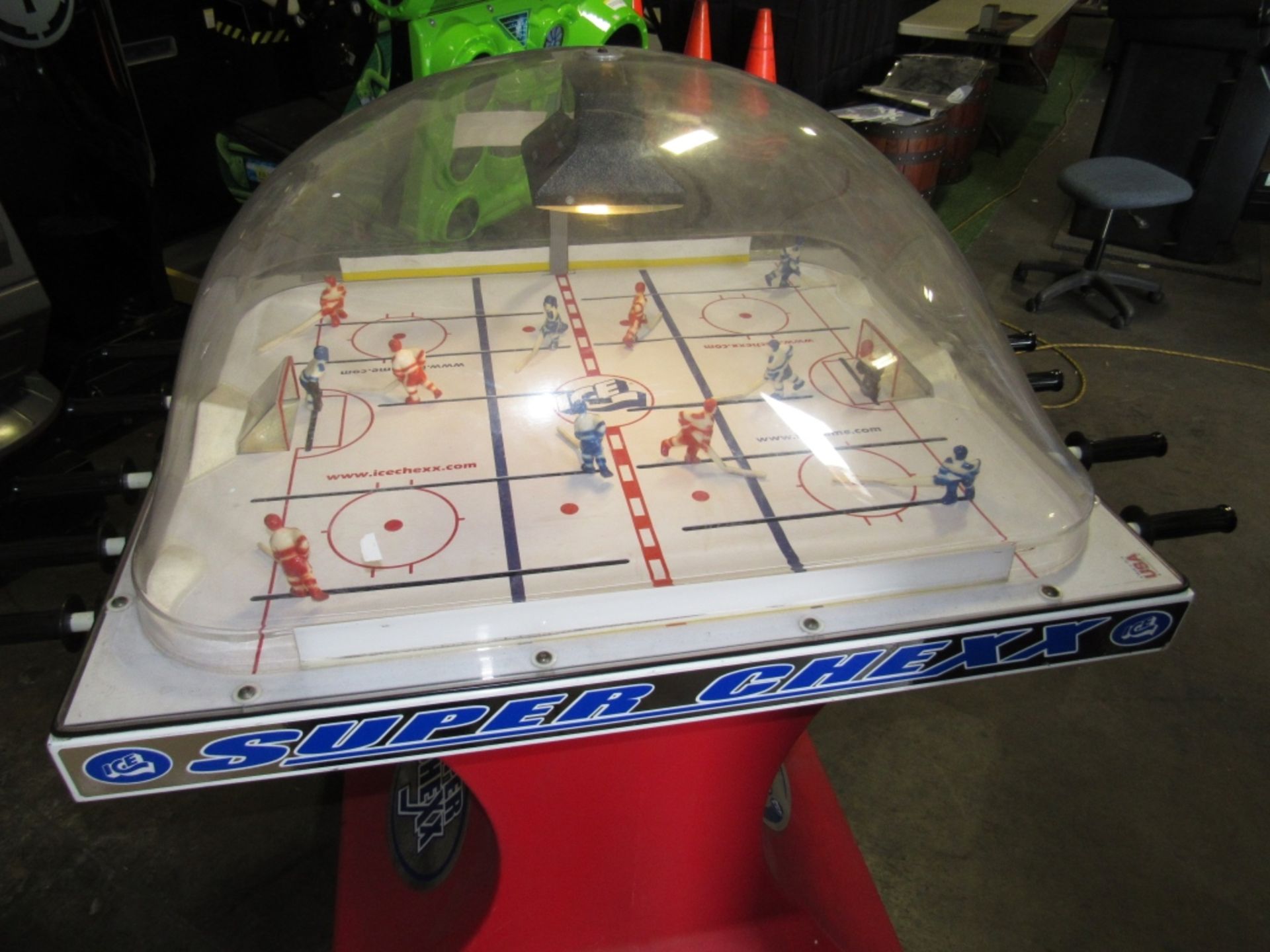 SUPER CHEXX BUBBLE TOP HOCKEY ARCADE GAME - Image 4 of 5