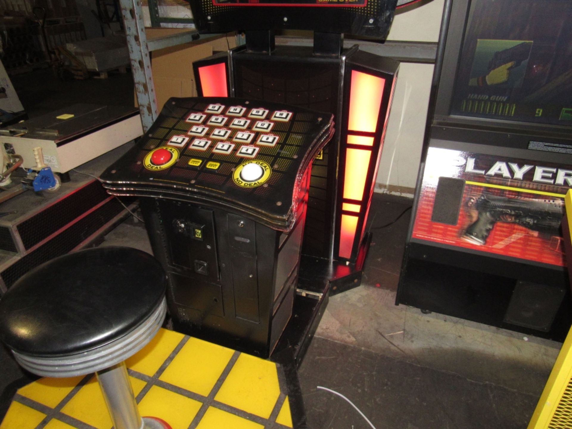 DEAL OR NO DEAL DELUXE SIZE ARCADE GAME ICE - Image 4 of 9