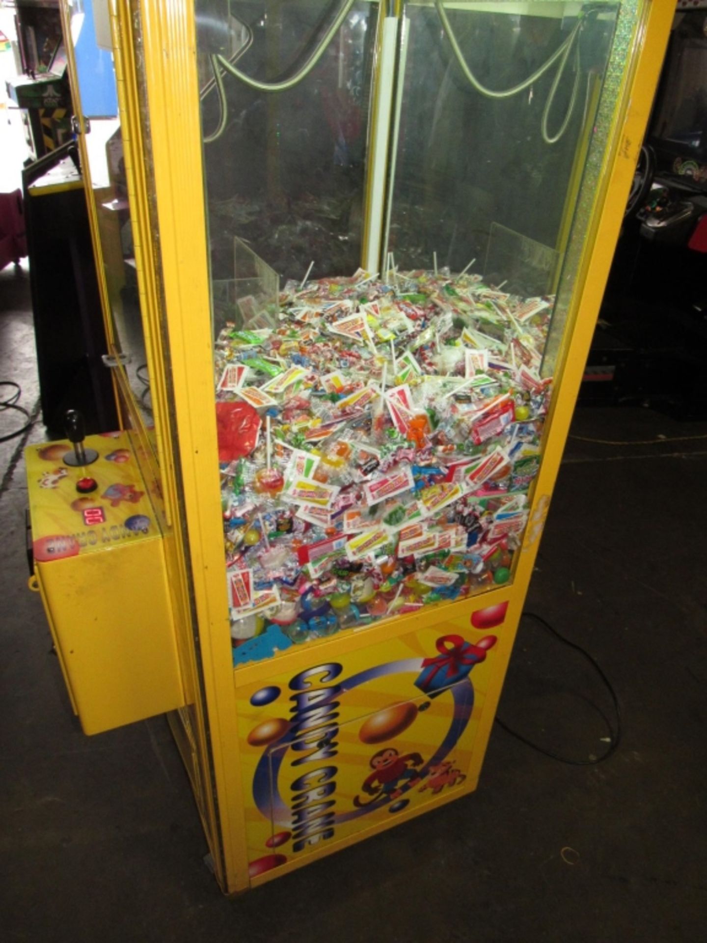 24" YELLOW SMART CANDY SHOVEL CRANE MACHINE - Image 5 of 6