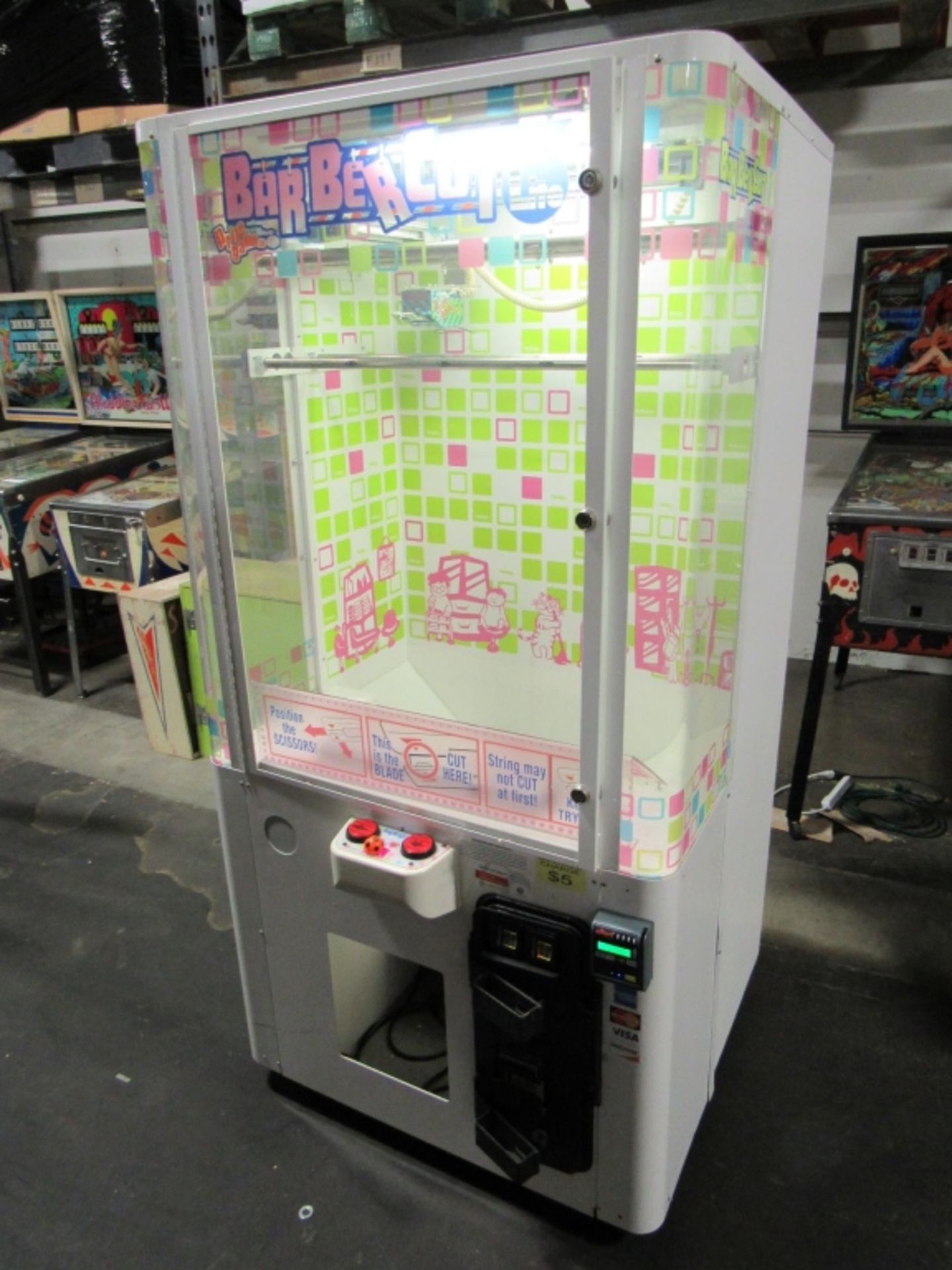 BARBER CUT LITE PRIZE REDEMPTION GAME NAMCO - Image 2 of 7