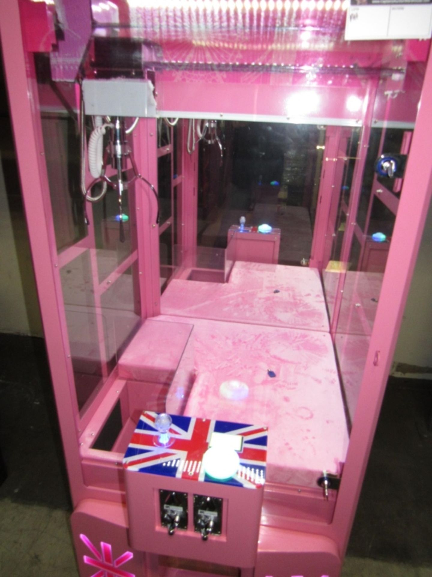 32" LONDON PHONE BOOTH PLUSH CRANE MACHINE - Image 7 of 9