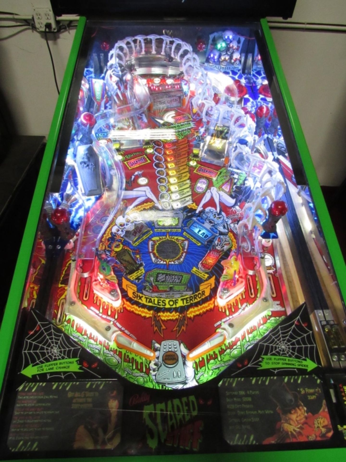 SCARED STIFF ELVIRA PINBALL MACHINE BALLY 1996 - Image 12 of 20