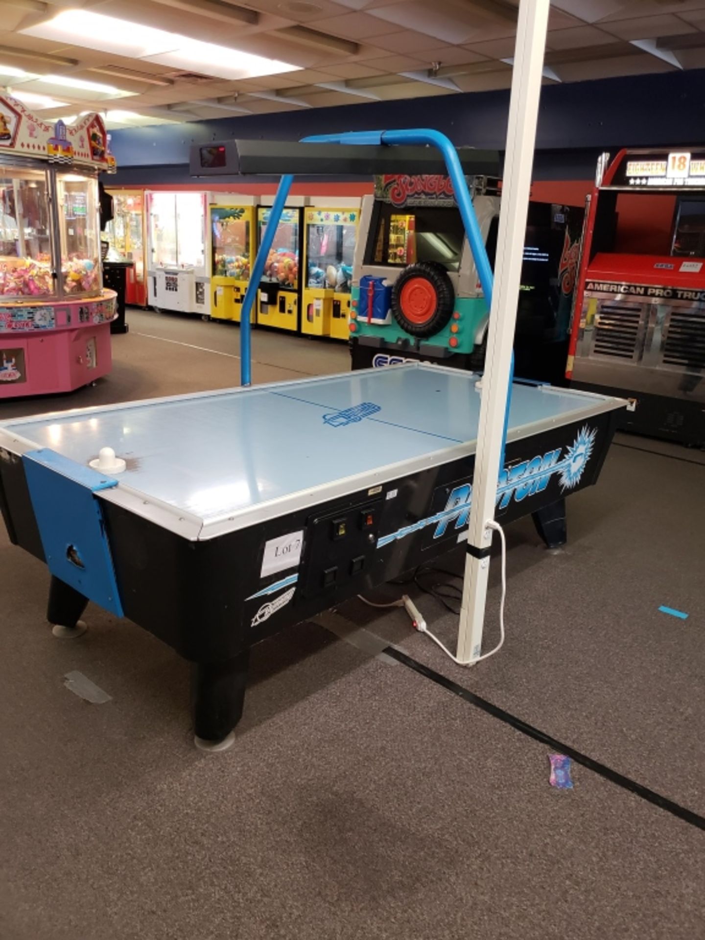 AIR HOCKEY DYNAMO PHOTON W/ OVERHEAD SCORING