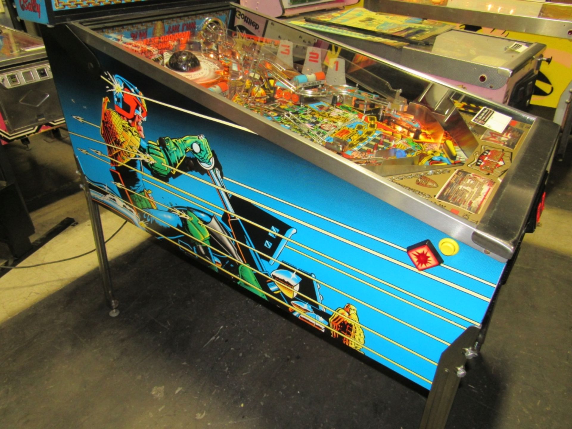 JUDGE DREDD WIDE PINBALL MACHINE BALLY 1993 - Image 5 of 9