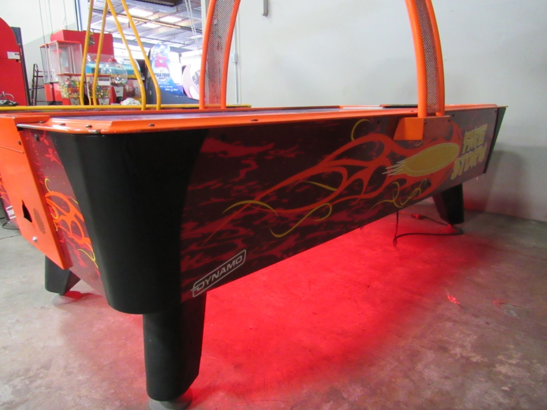 AIR HOCKEY DYNAMO FIRESTORM W/ OVERHEAD SCORING - Image 5 of 10