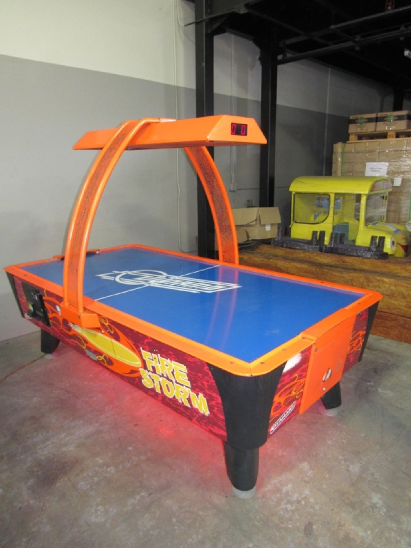 AIR HOCKEY DYNAMO FIRESTORM W/ OVERHEAD SCORING