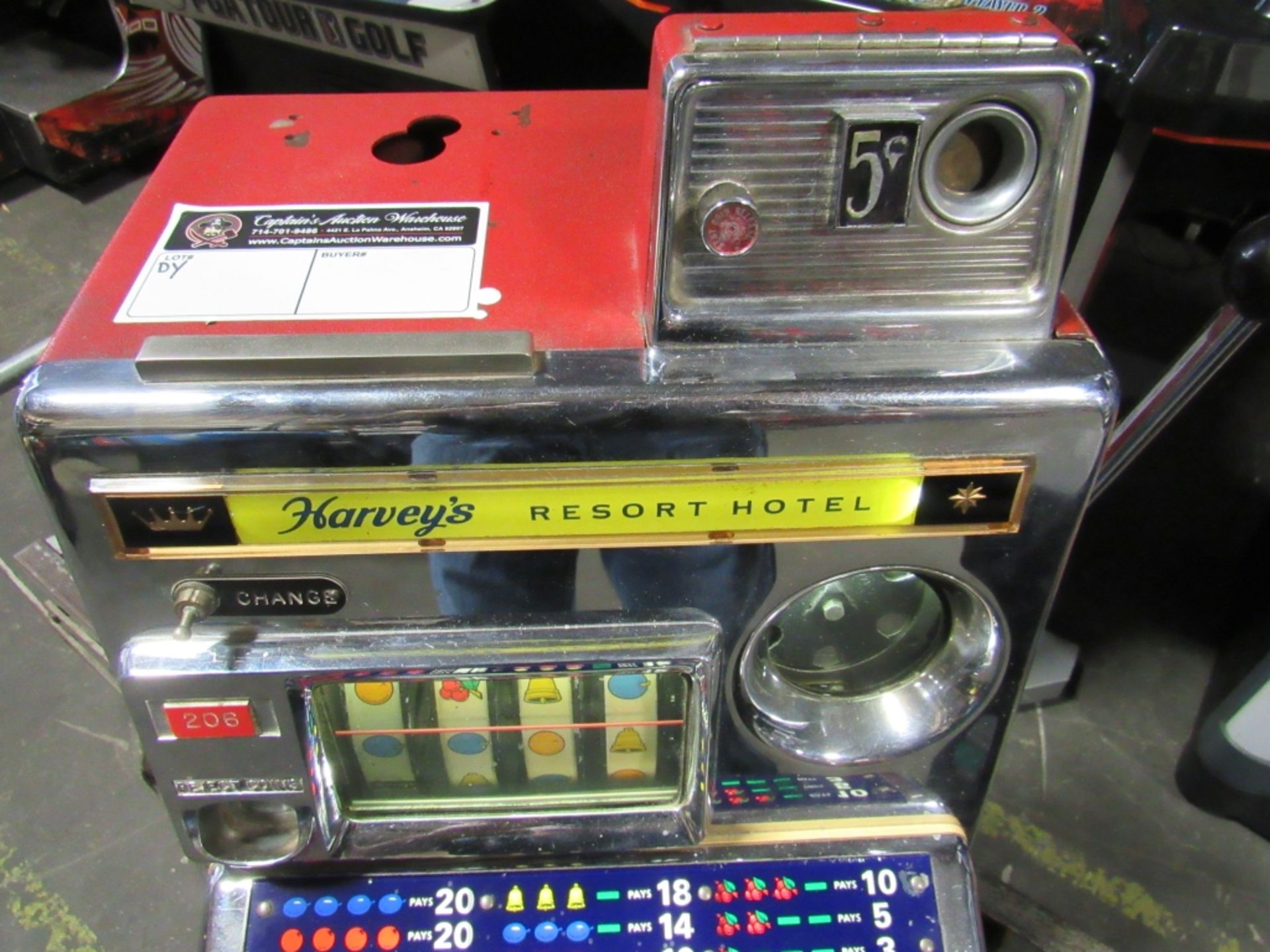 ANTIQUE 1960'S PACE MECHANICAL SLOT MACHINE - Image 4 of 4