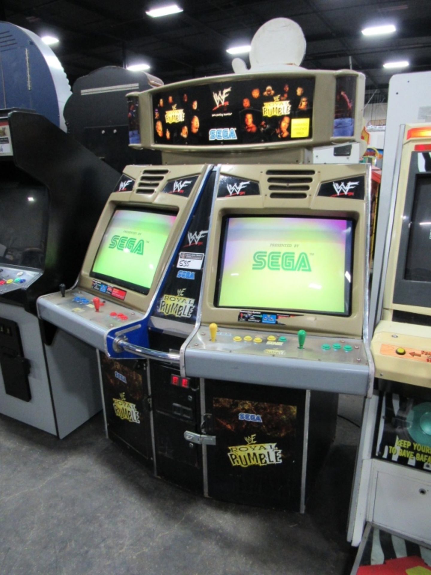 ROYAL RUMBLE DUAL SCREEN ARCADE GAME SEGA - Image 3 of 3