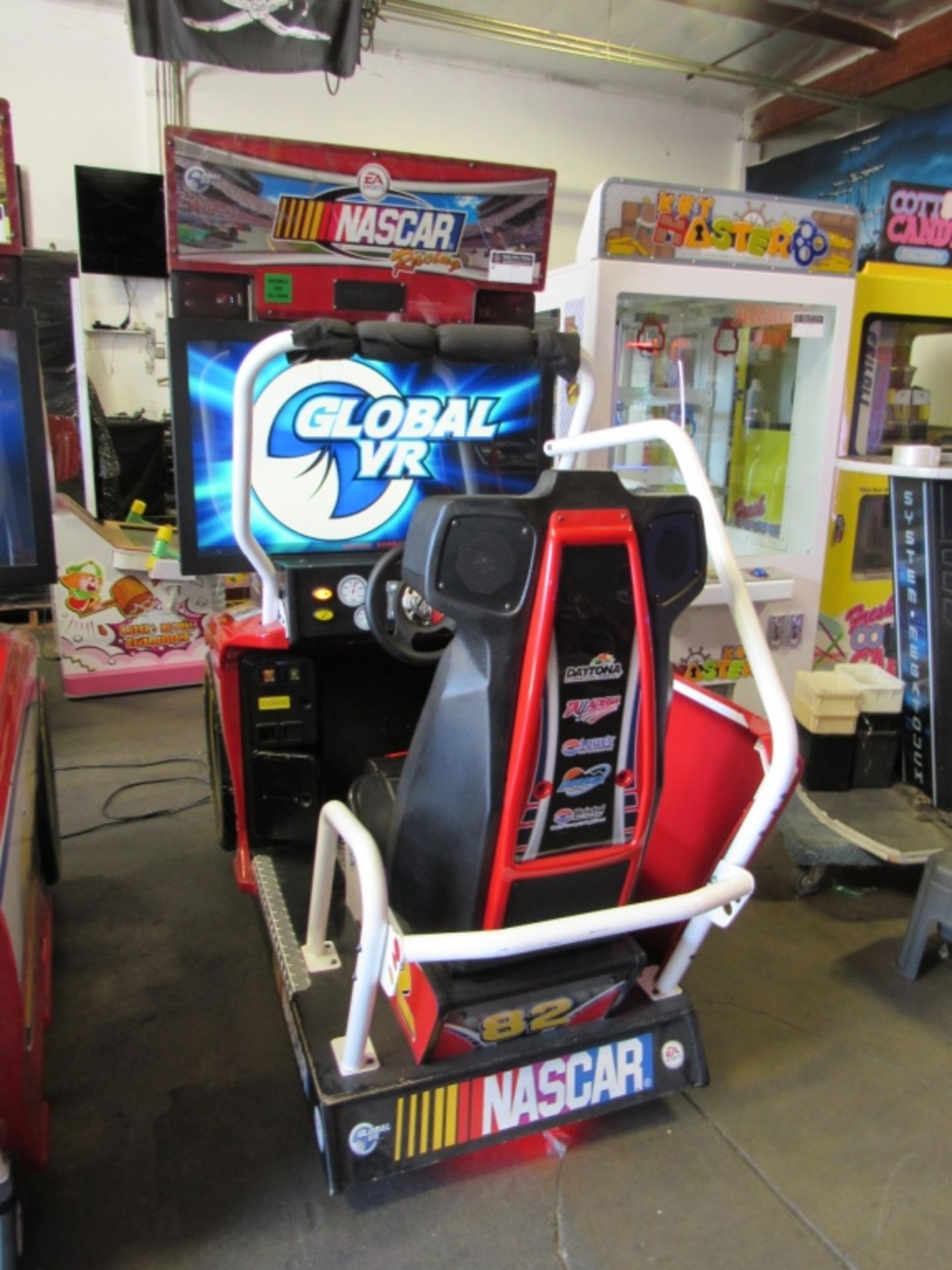 NASCAR RACING DELUXE 42" LCD ARCADE GAME GLOBAL #2