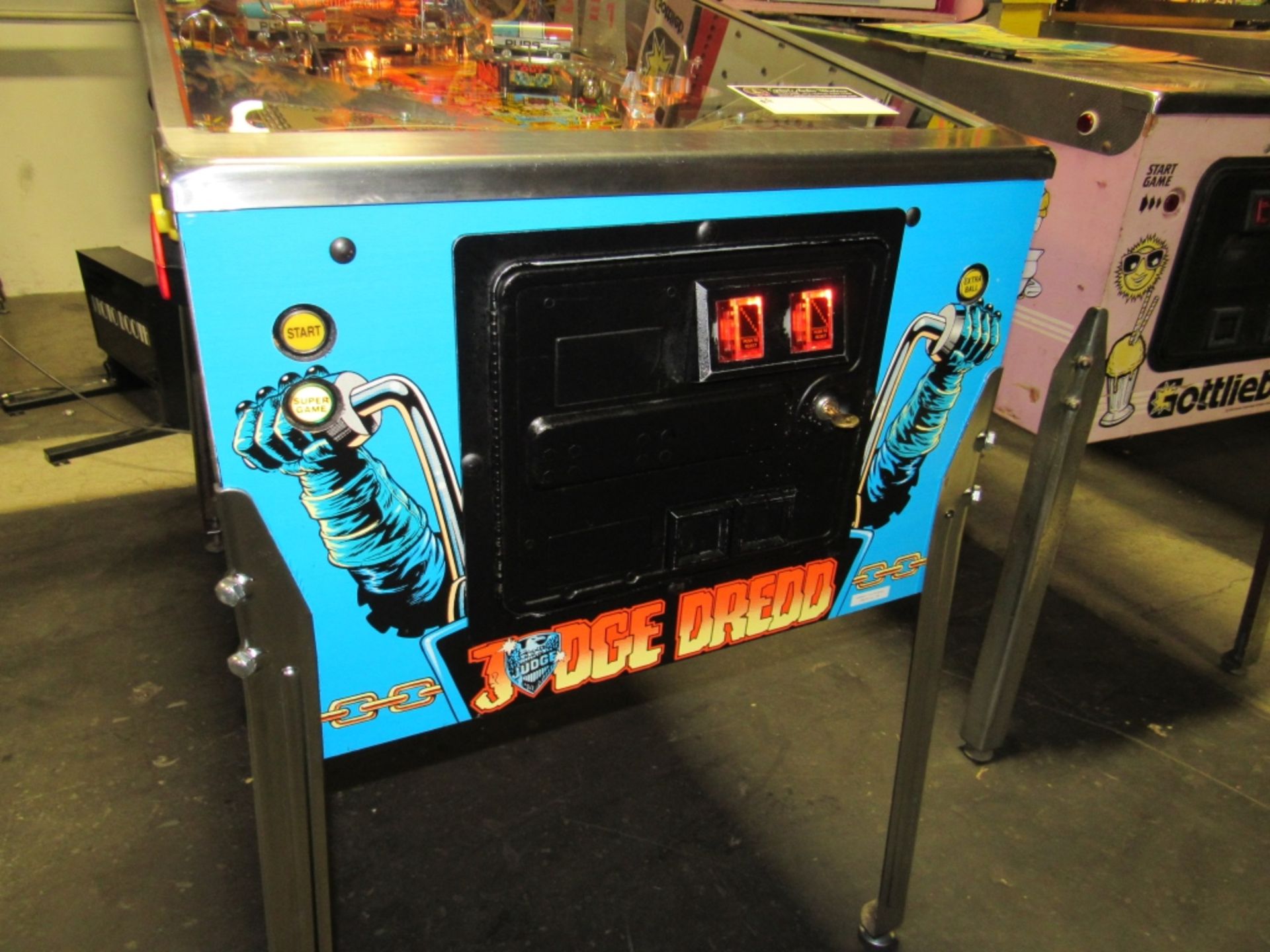 JUDGE DREDD WIDE PINBALL MACHINE BALLY 1993 - Image 4 of 9