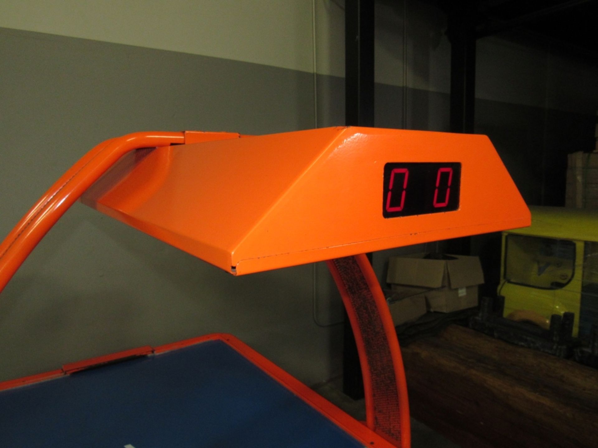 AIR HOCKEY DYNAMO FIRESTORM W/ OVERHEAD SCORING - Image 7 of 10