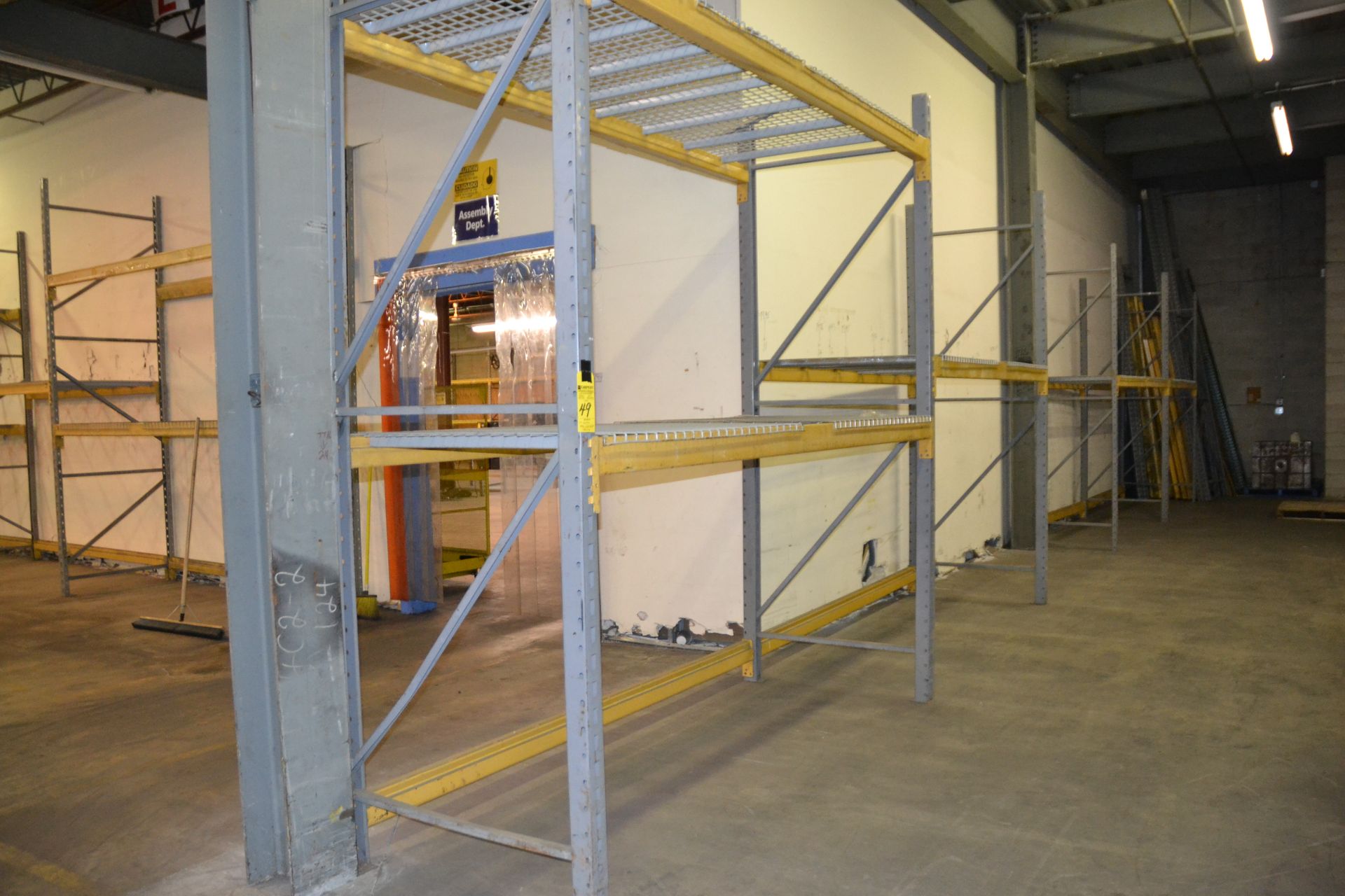 SECTIONS OF HEVY DUTY PALLET RACKING