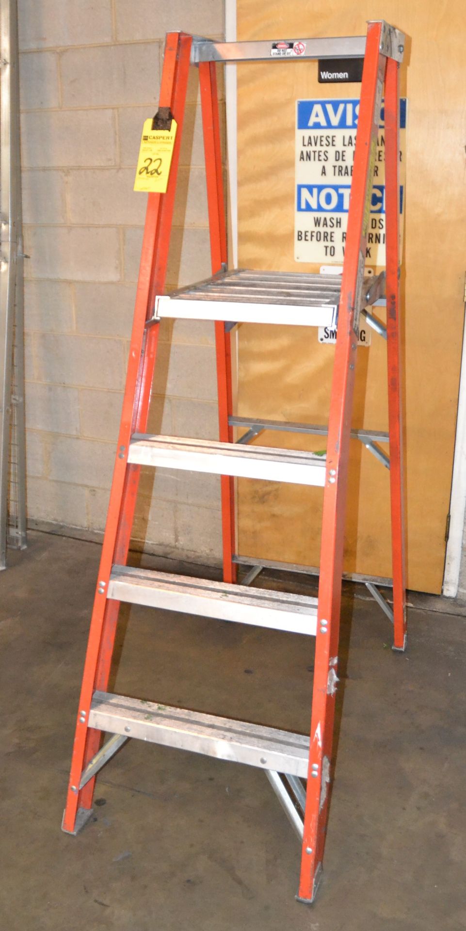 4' LOUISVILLE LADDER