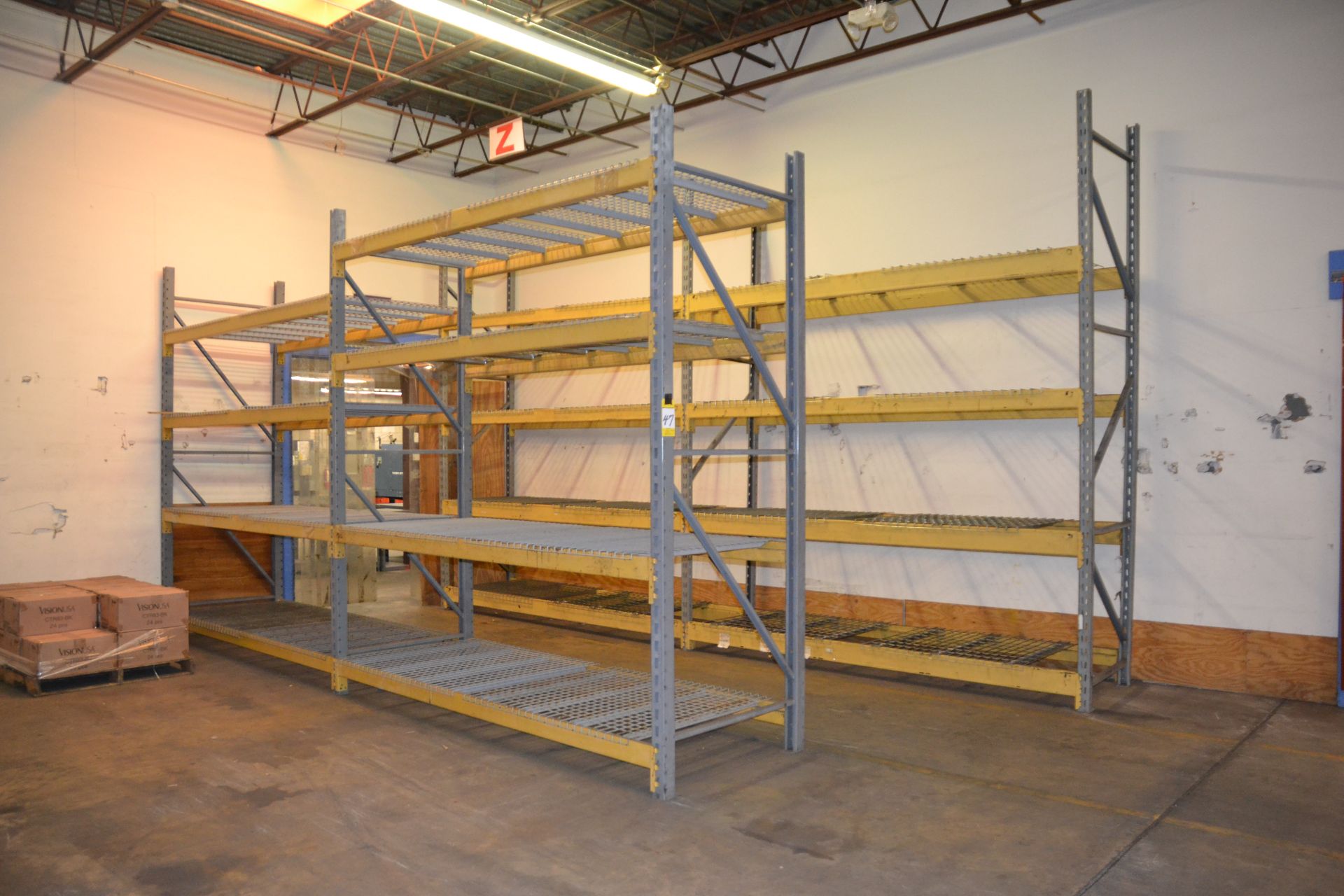 SECTIONS OF HEVY DUTY PALLET RACKING