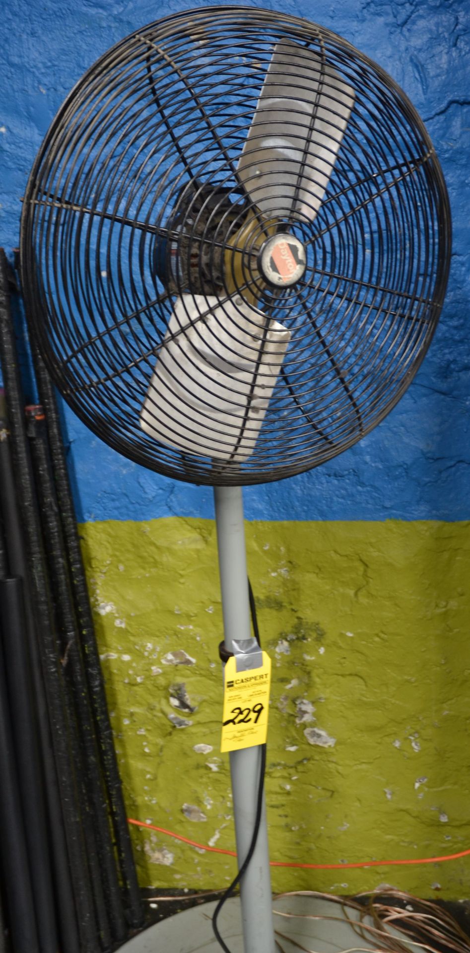 DAYTON FLOOR FAN