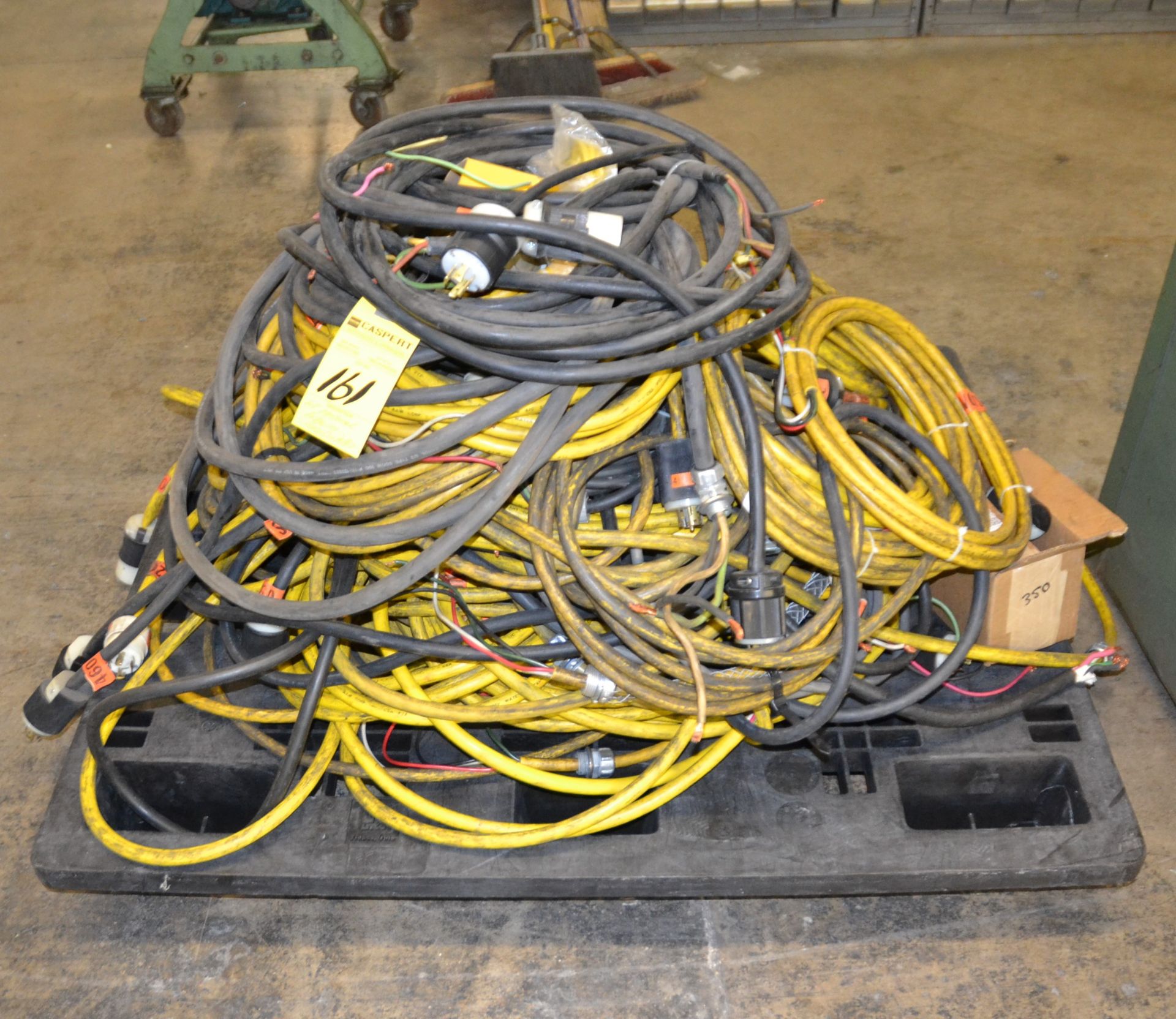 LOT - ELECTRICAL EXTENSION CORDS