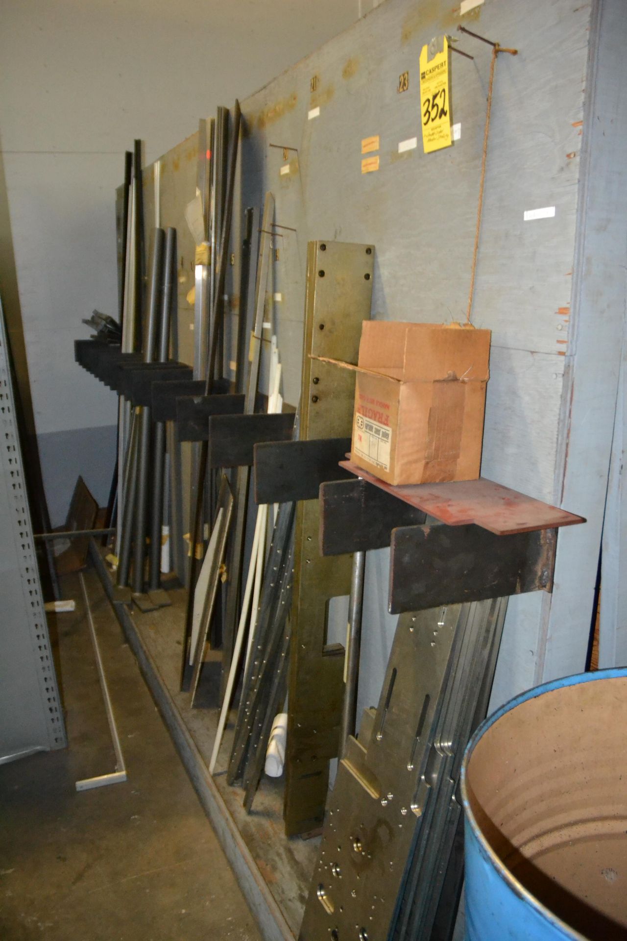 LOT - CONTENTS OF PARTS ON SHELVING - Image 3 of 3