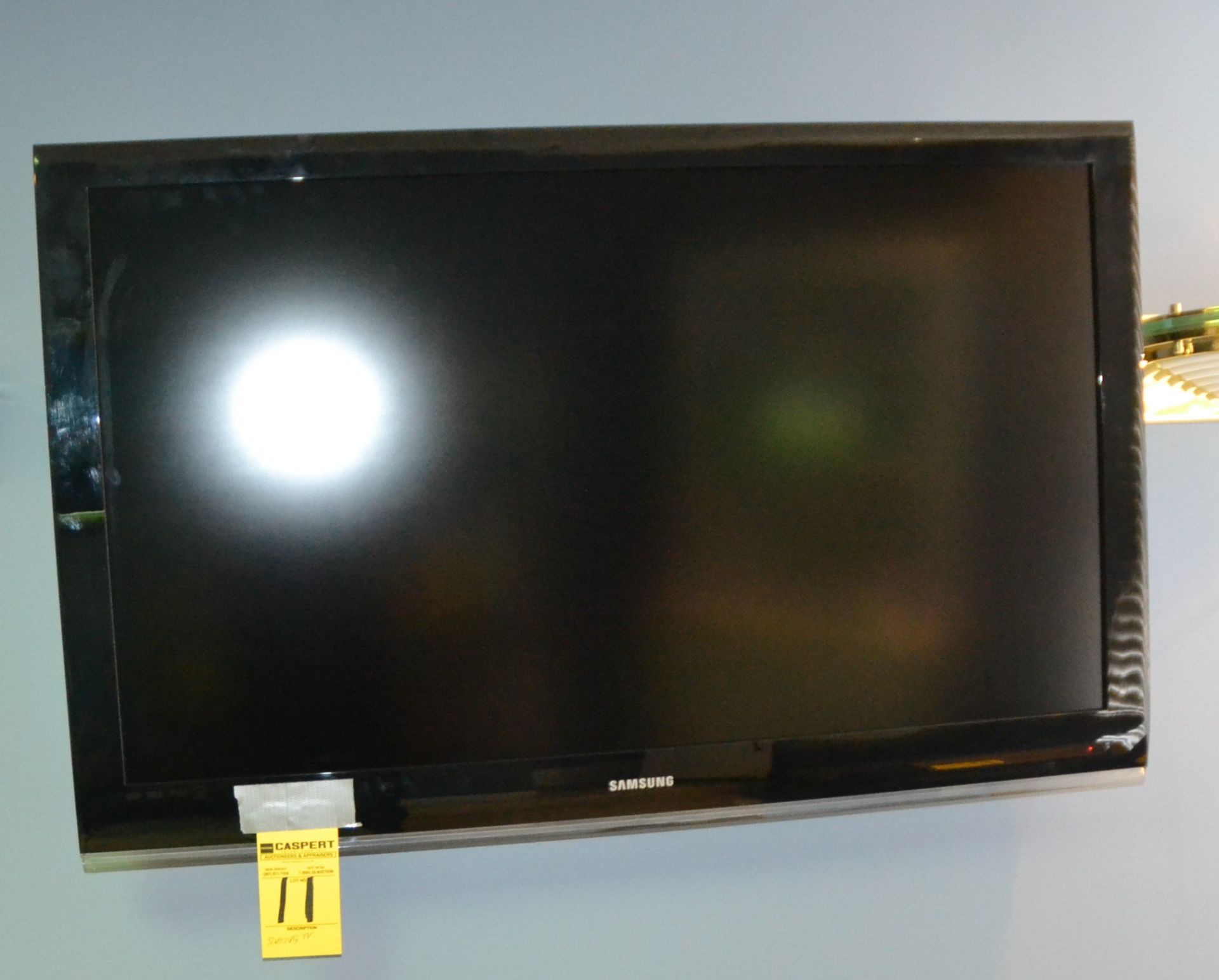 SAMSUNG FLAT SCREEN 46" TELEVISION