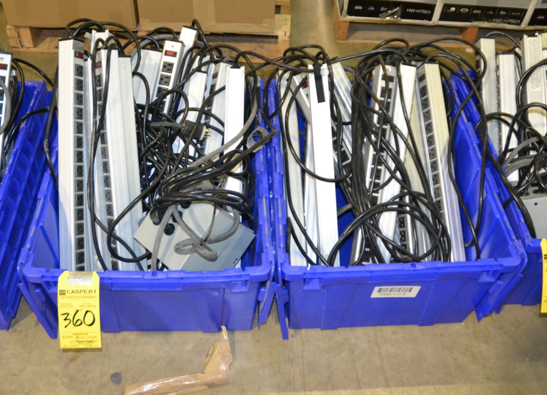 LOT-28 POWER STRIPS W/CHARGING STATION