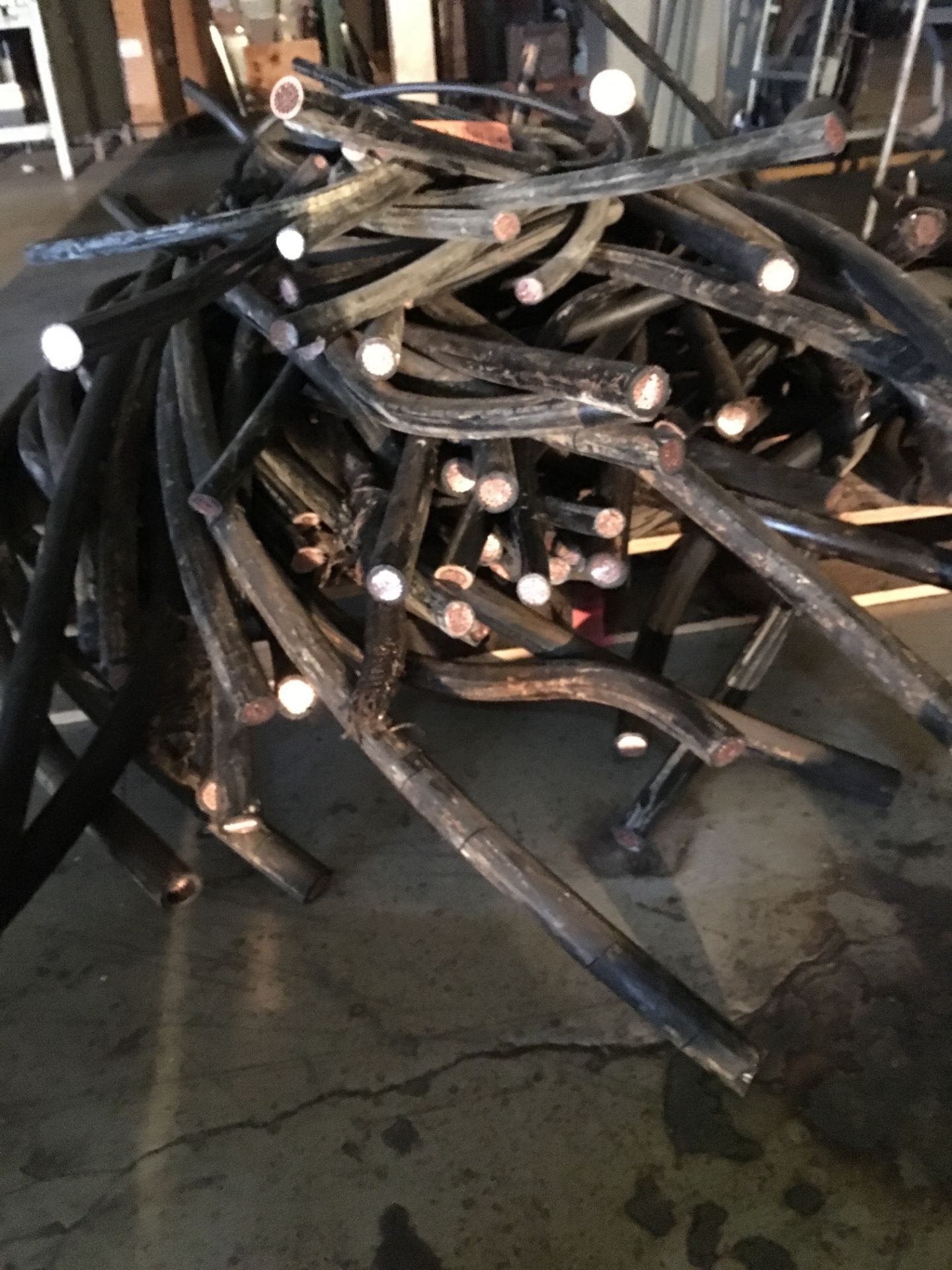 ASSORTED 500MCM 3/0 COPPER CABLE (APPROX 808 LBS)(LOCATED AT: 709 WEST WALL STREET, MORRISON IL - Image 2 of 2