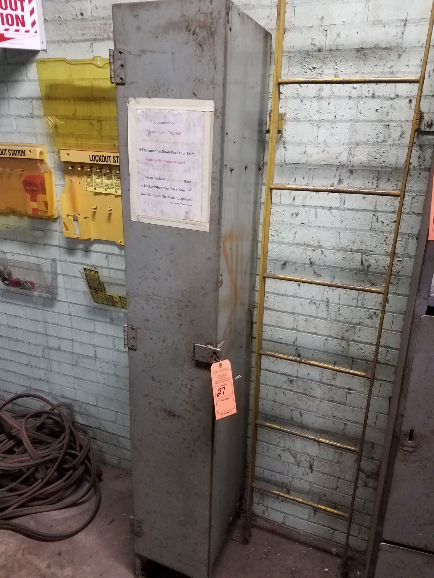 (1) LOCKER W/ LOCKOUT TAGOUT(LOCATED AT 2000 TAYLOR STREET, FORT WAYNE IN 46802)