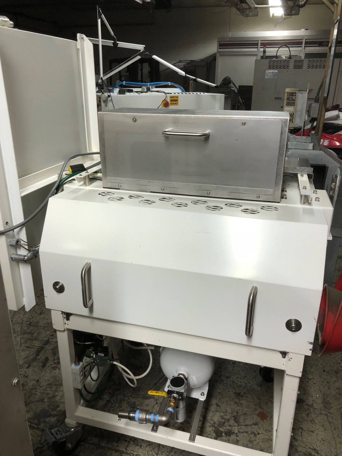 ATLAS VAC MACHINE; MODEL # 18X30 TRAY SEALER; S/N - PPC05607-2; 240 V; 17.3 AMPS; 3 PH; 60 HZ WITH - Image 2 of 5