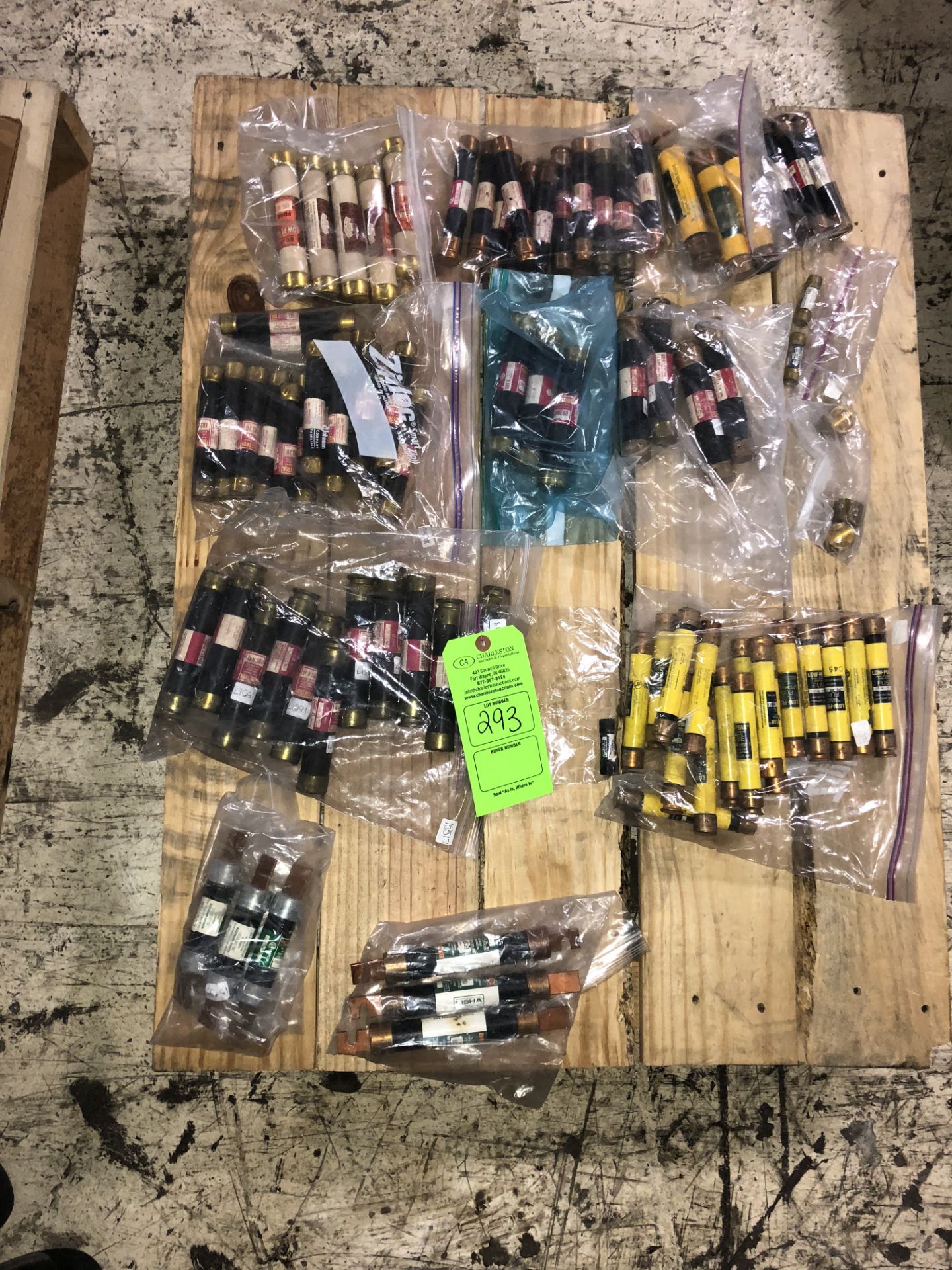 ASSORTED FUSES LPS-RK5; 200,000 AMPS