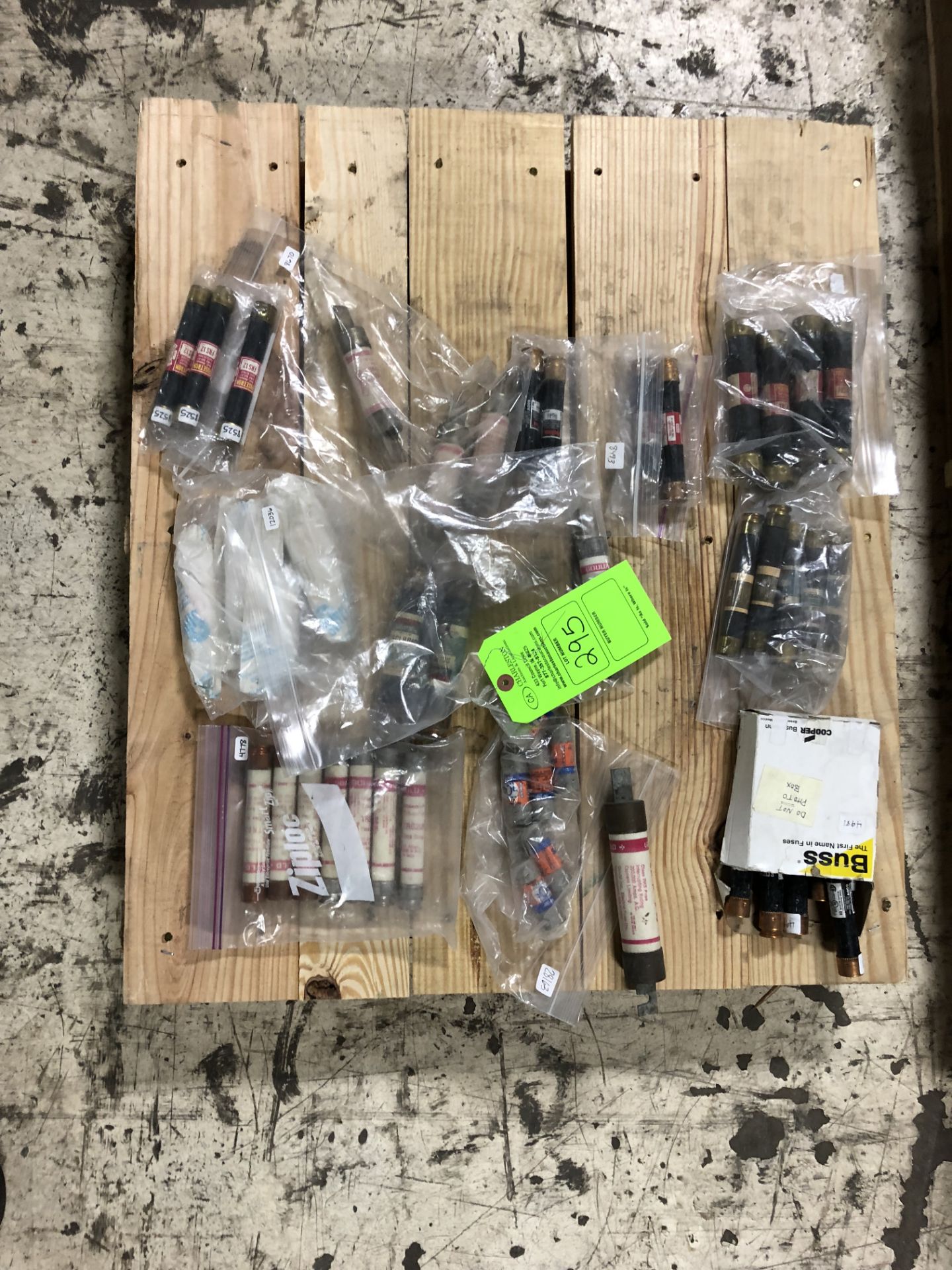 ASSORTED FUSES LPS-RK5; 200,000 AMPS