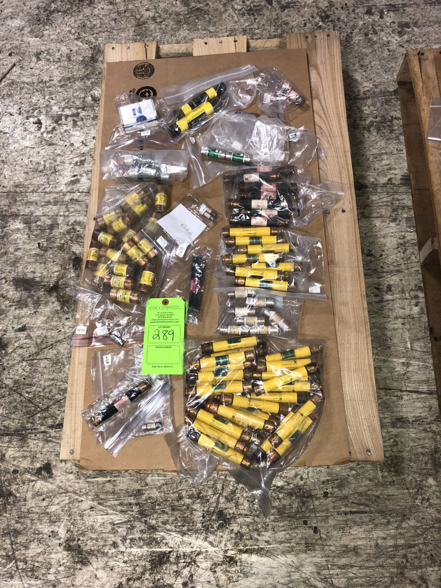 ASSORTED FUSES LPS-RK5; 200,000 AMPS