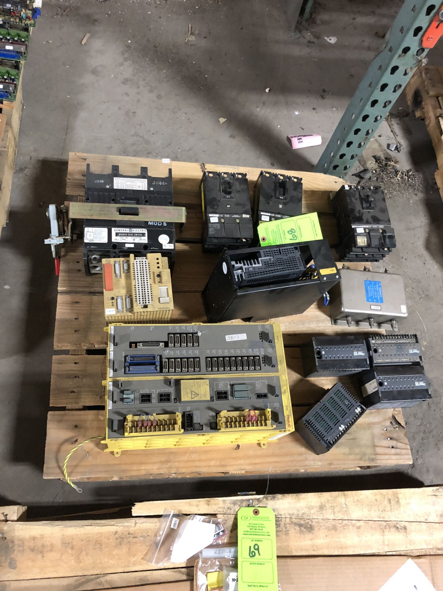 ASSORTED CIRCUIT BREAKERS 400A 600V; TOKIN NOISE FILTER; DIRECT LOGIC 105 KOYO RELAY SERVO