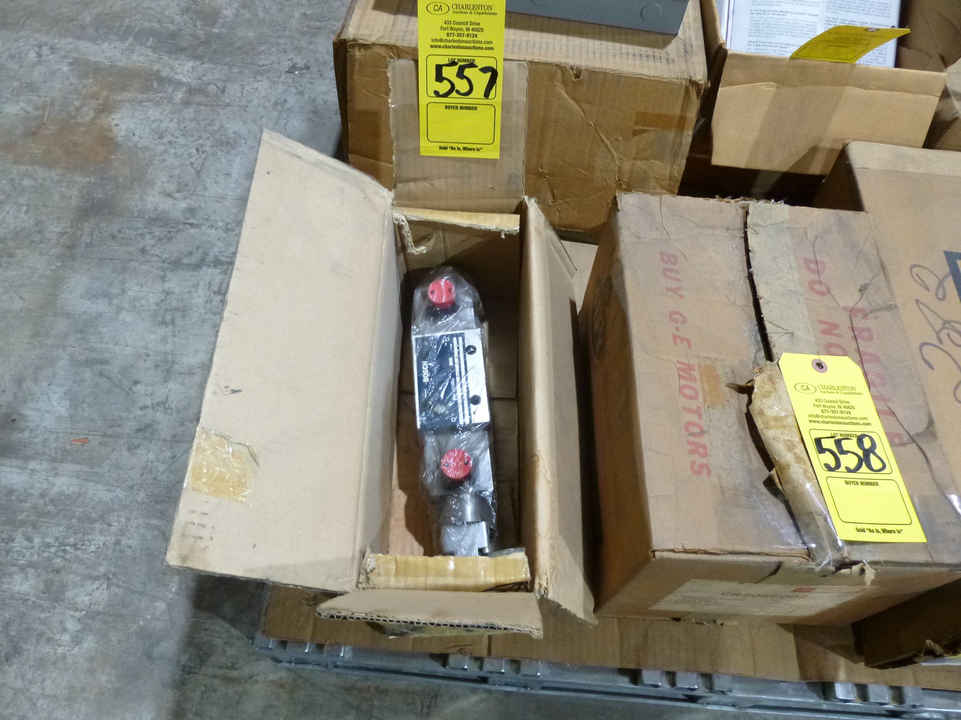 Bosch valve part number 0811404001, new as pictured, as always with Brolyn LLC auctions, all lots