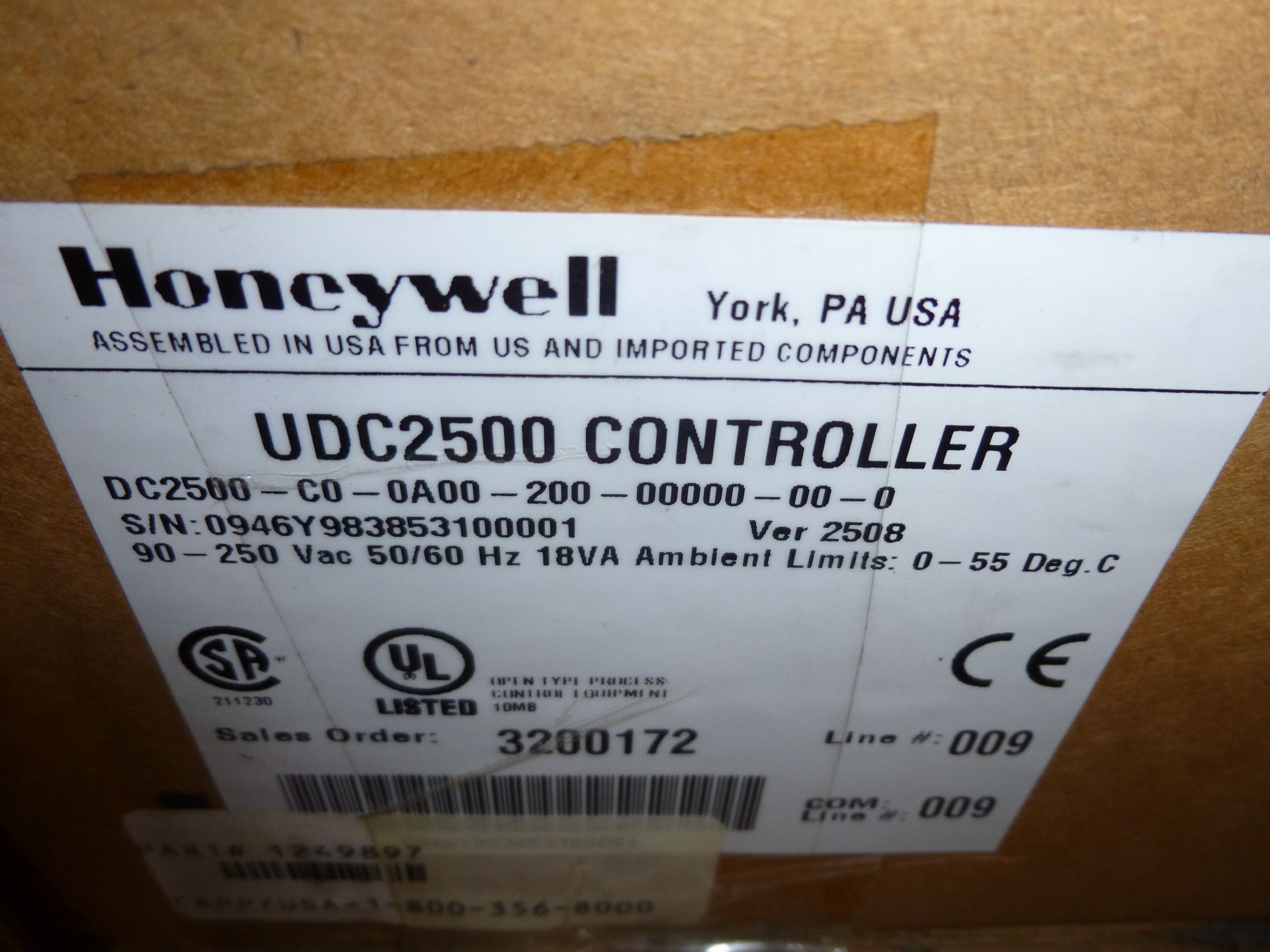 Honeywell controller UDC2500 part number DC2500-C0-0A00-200-00000-00-0 new, as always with Brolyn - Image 2 of 3