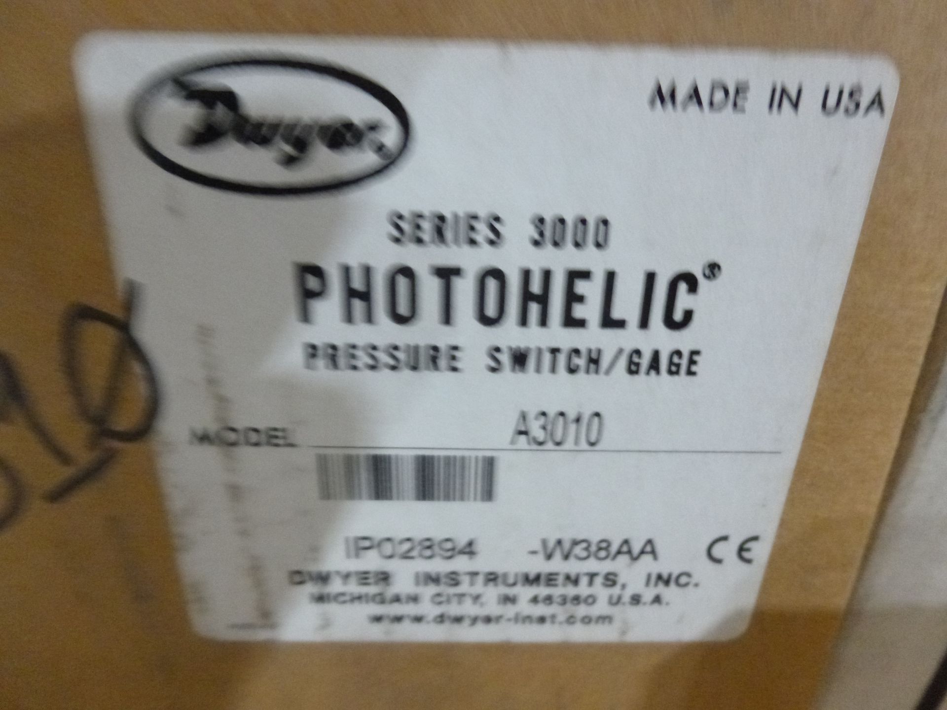 Dwyer Photohelic pressure switch gauge Model A3010, new in box, as always with Brolyn LLC - Image 2 of 3