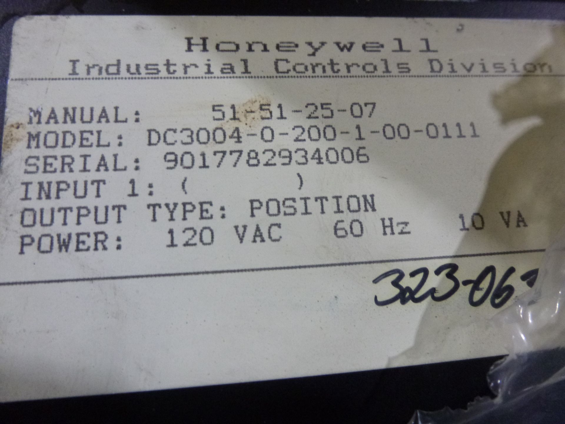 Honeywell Model DC3004-0-000-1-00-0111 remanufactured, as always with Brolyn LLC auctions, all - Image 2 of 2