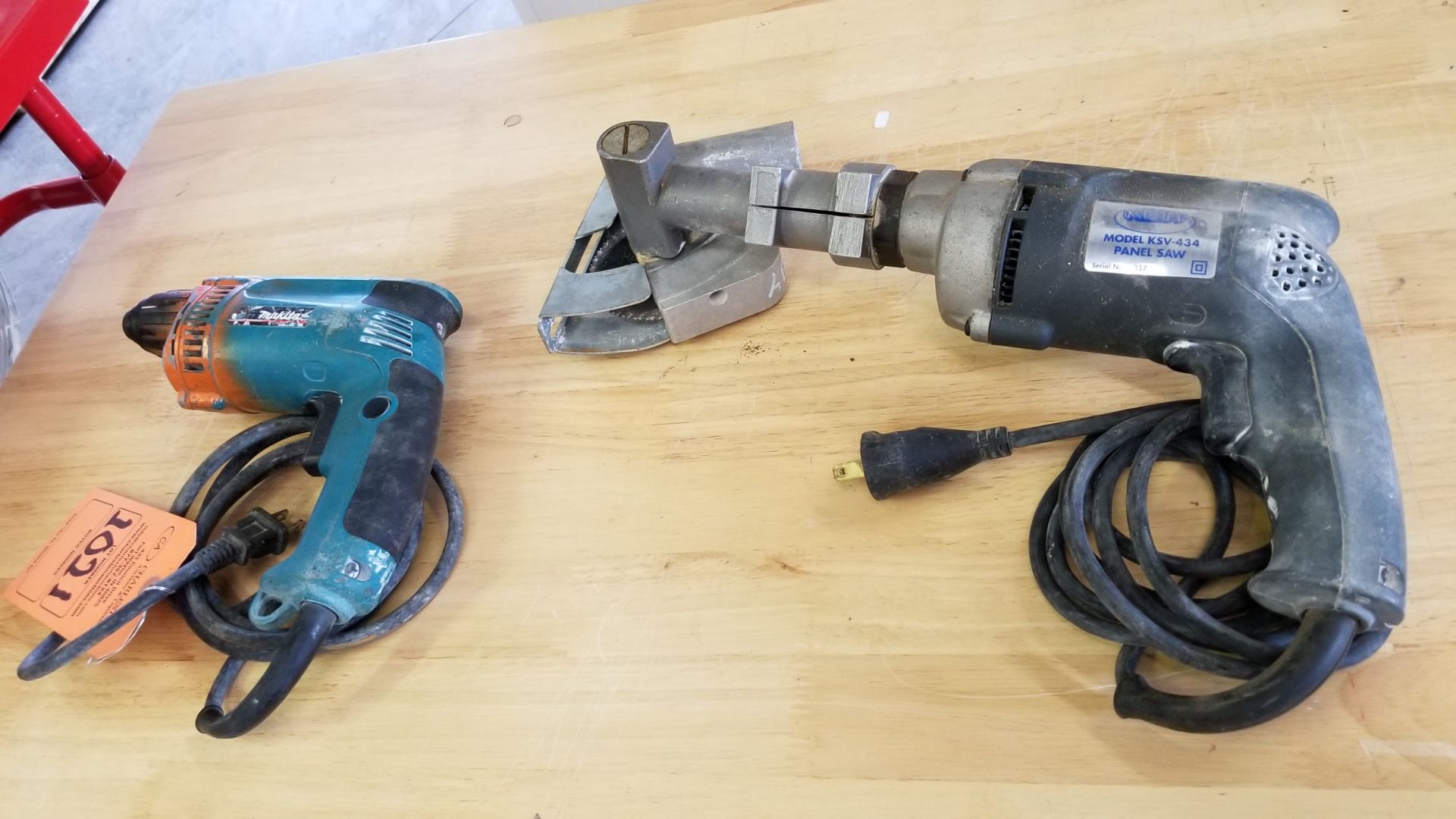 LOT (1) KETT TOOL CO,. Model KSV-434 ELECTRIC PANEL SAW / (1) MAKITA MODEL 6824N ELECTRIC DRILL/