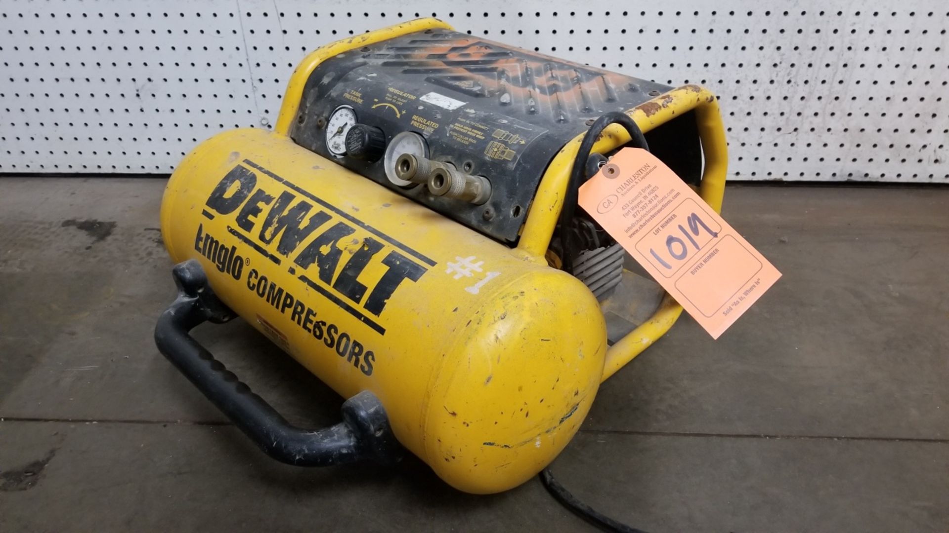 DEWALT EMGLO COMPRESSOR