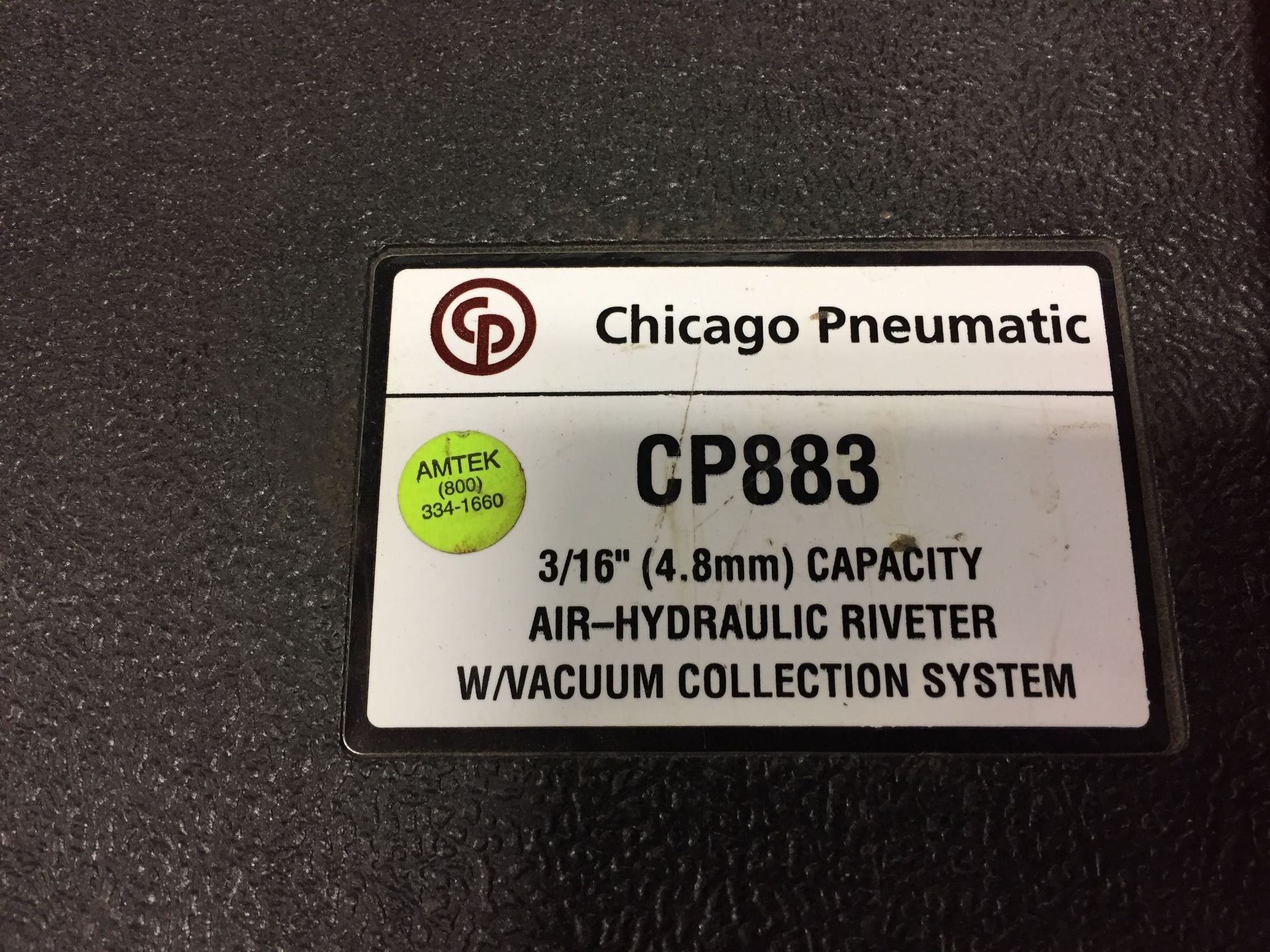 (1) *NICE* Chicago Pneumatic CP883 Air-Hydraulic Riveter w/Vacuum Collection System *USED* - Image 3 of 4