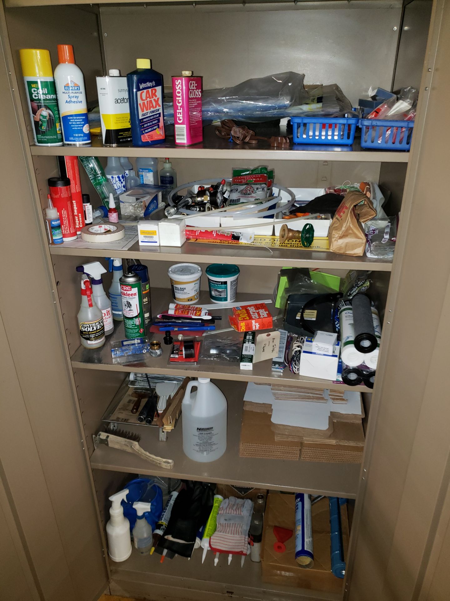 TENNSCO CABINET & CONTENTS - Image 2 of 2