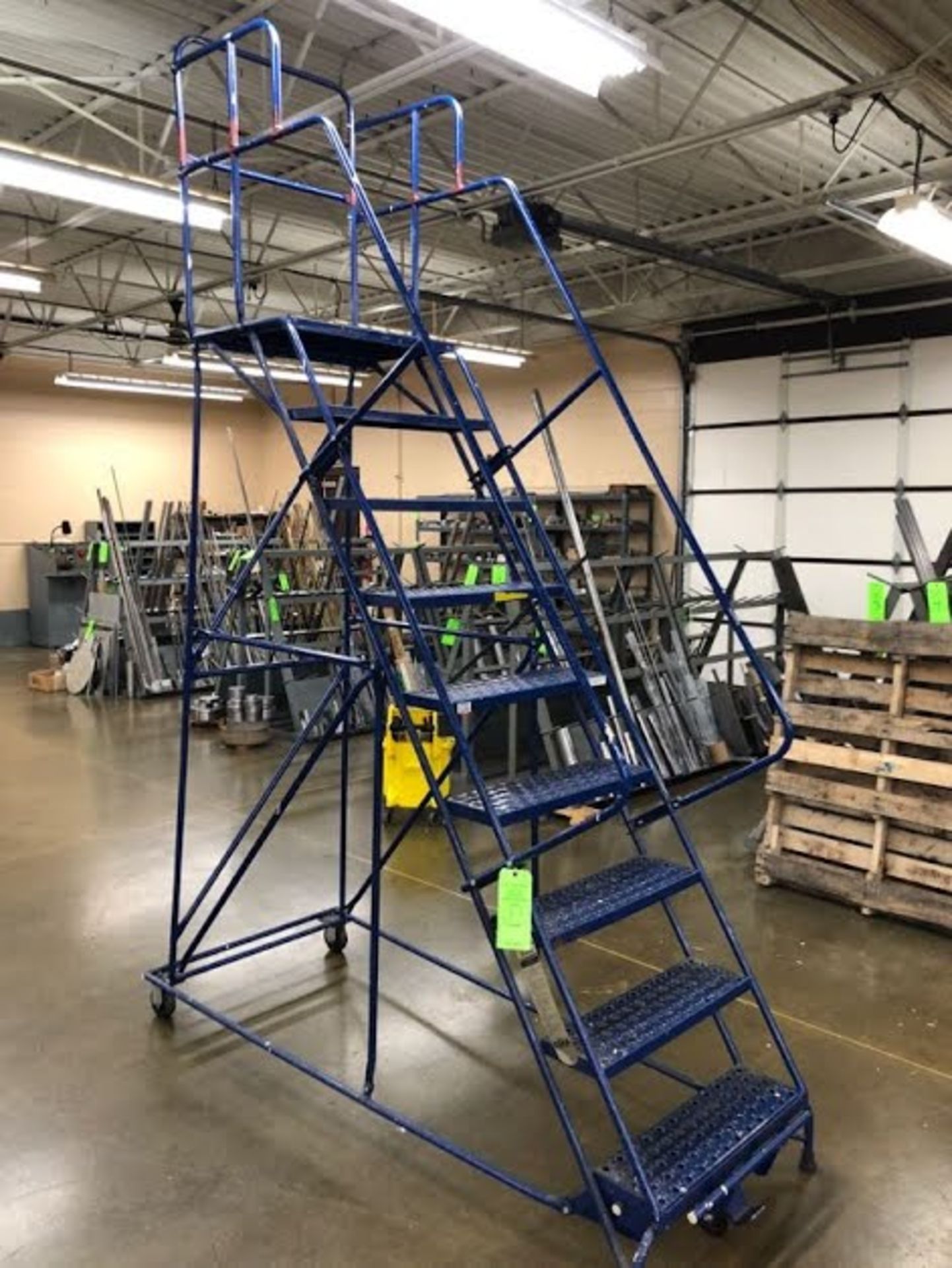 LOUISVILLE LADDER OSHA APPROVED 10'FT SAFETY LADDER LOCKING FEET (CANT REMOVE UNTIL WEDNEDAY, AUGUST